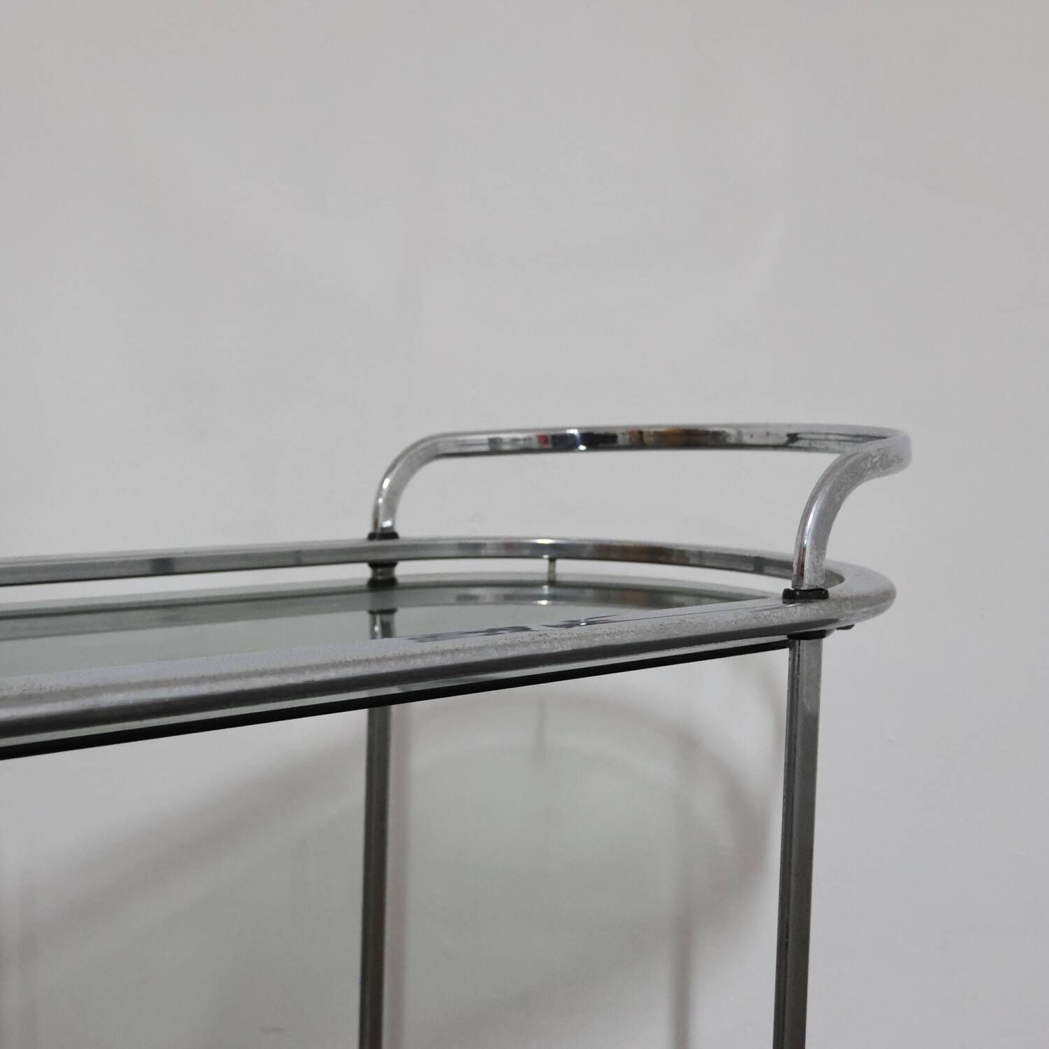 Carrello Portavivande In Acciaio Doppio Ripiano Cristallo Fumè Design
