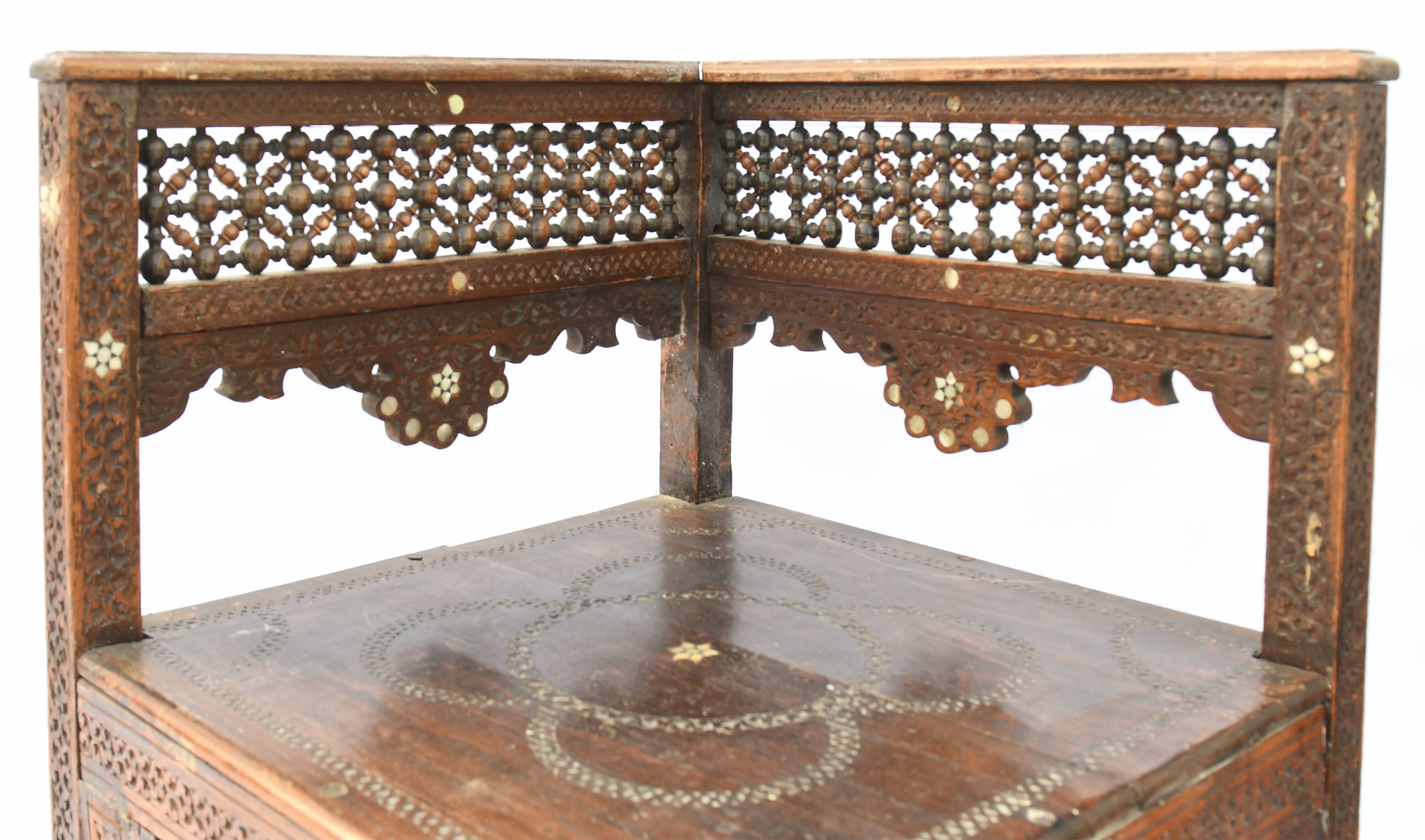 Oriental corner armchair