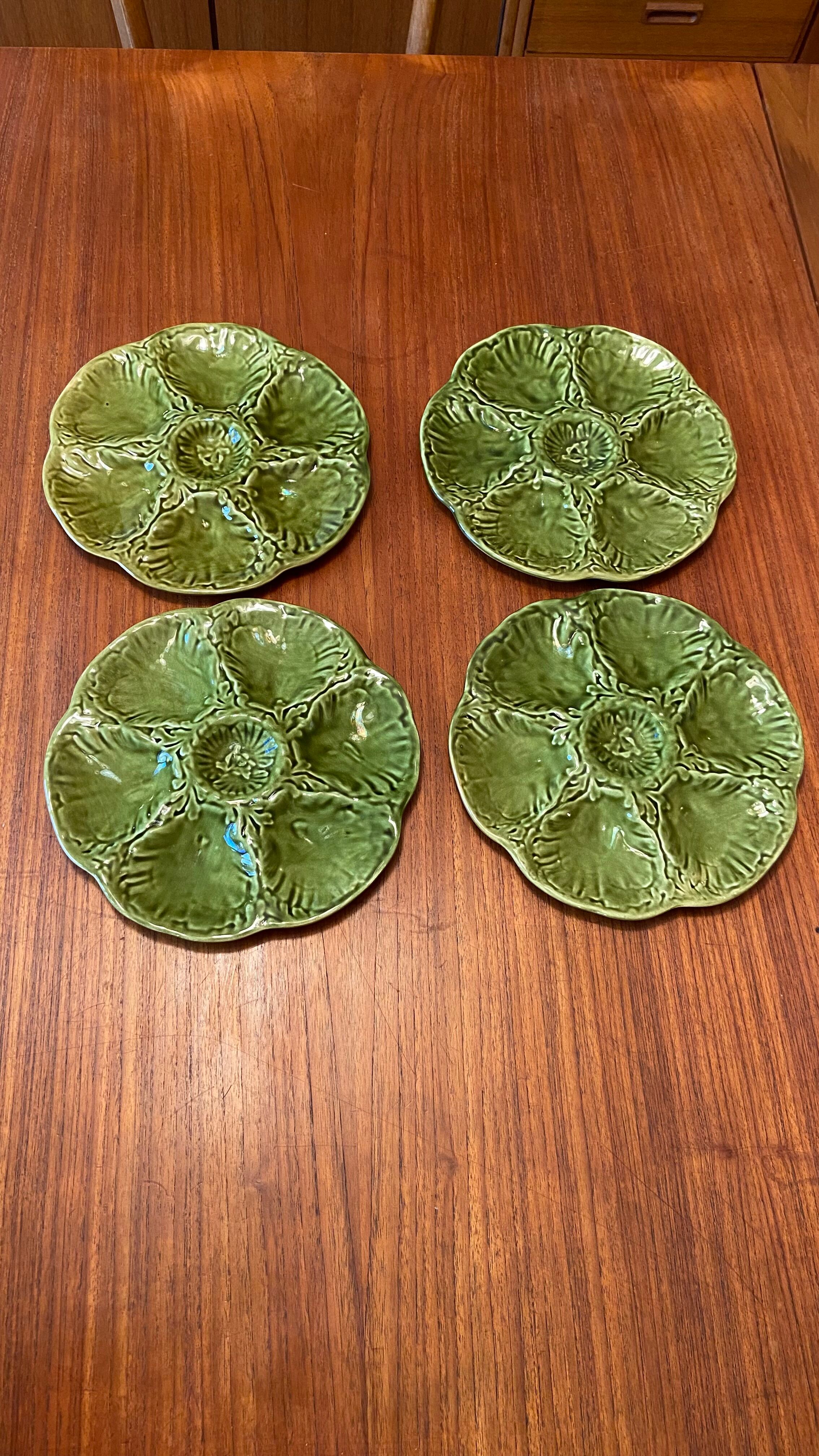 Pop-up Christmas 2022 - set of 4 oyster plates in green slip from Gien 1970