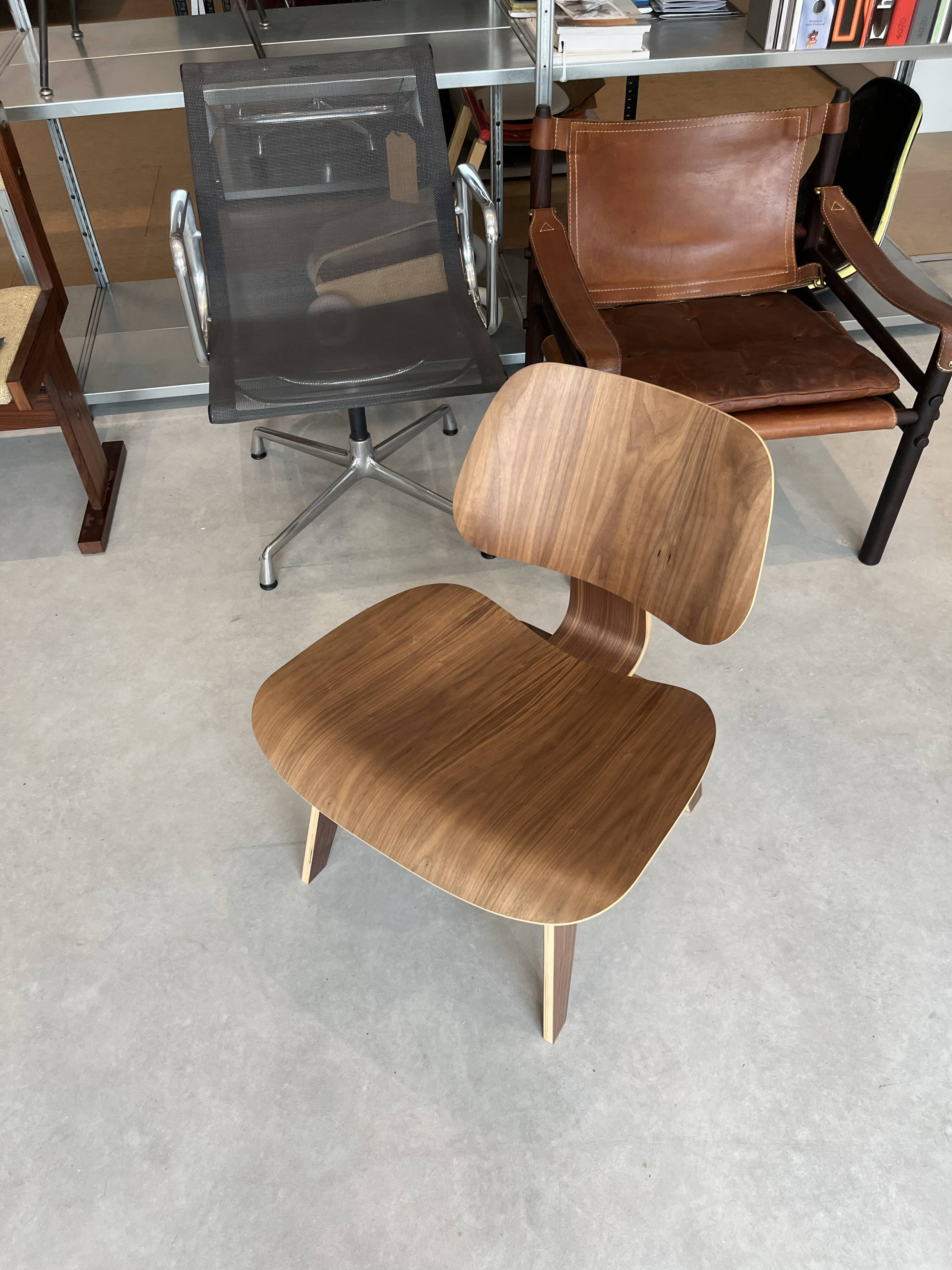 Charles & Ray Eames LCW Walnut Lounge Chair for Herman Miller