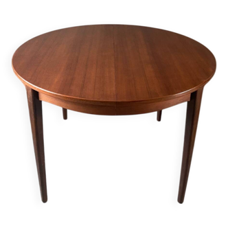 Vintage French house extendable round table (very large when unfolded)