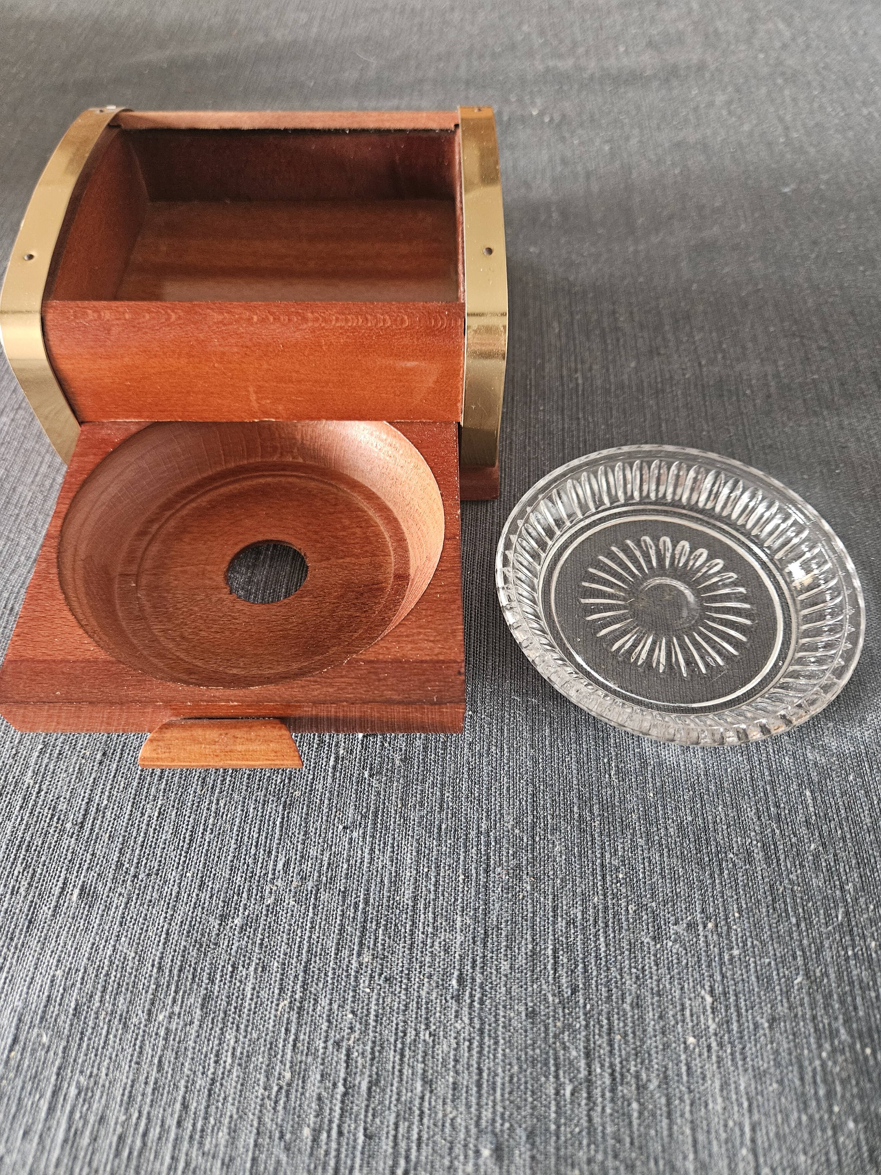 Vintage cigarette box 1950 - Wood and brass cabinetry - Internal ashtray