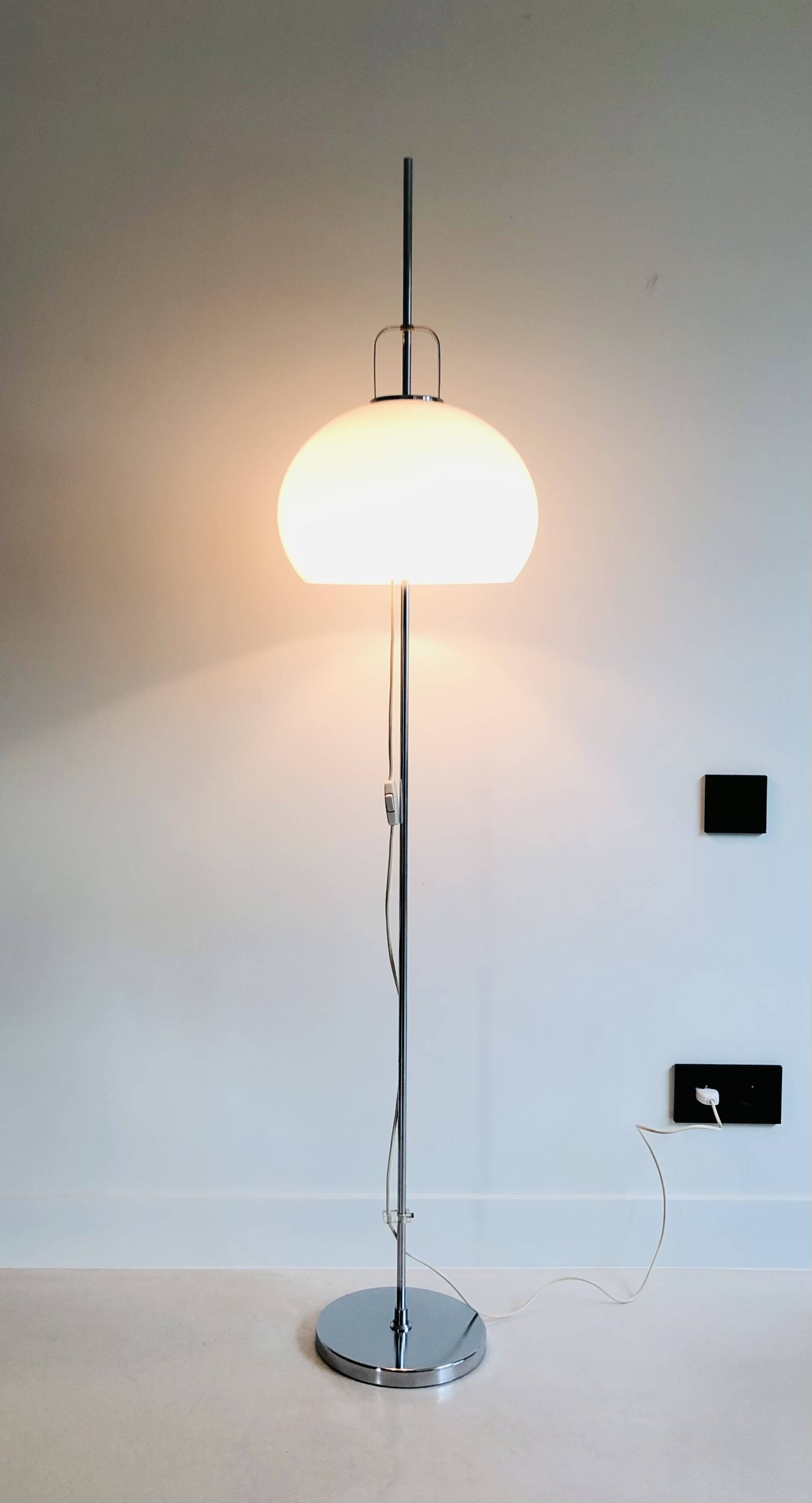 Lampadaire vintage "Lucerna" de Harvey Guzzini pour Meblo, Italie 1970