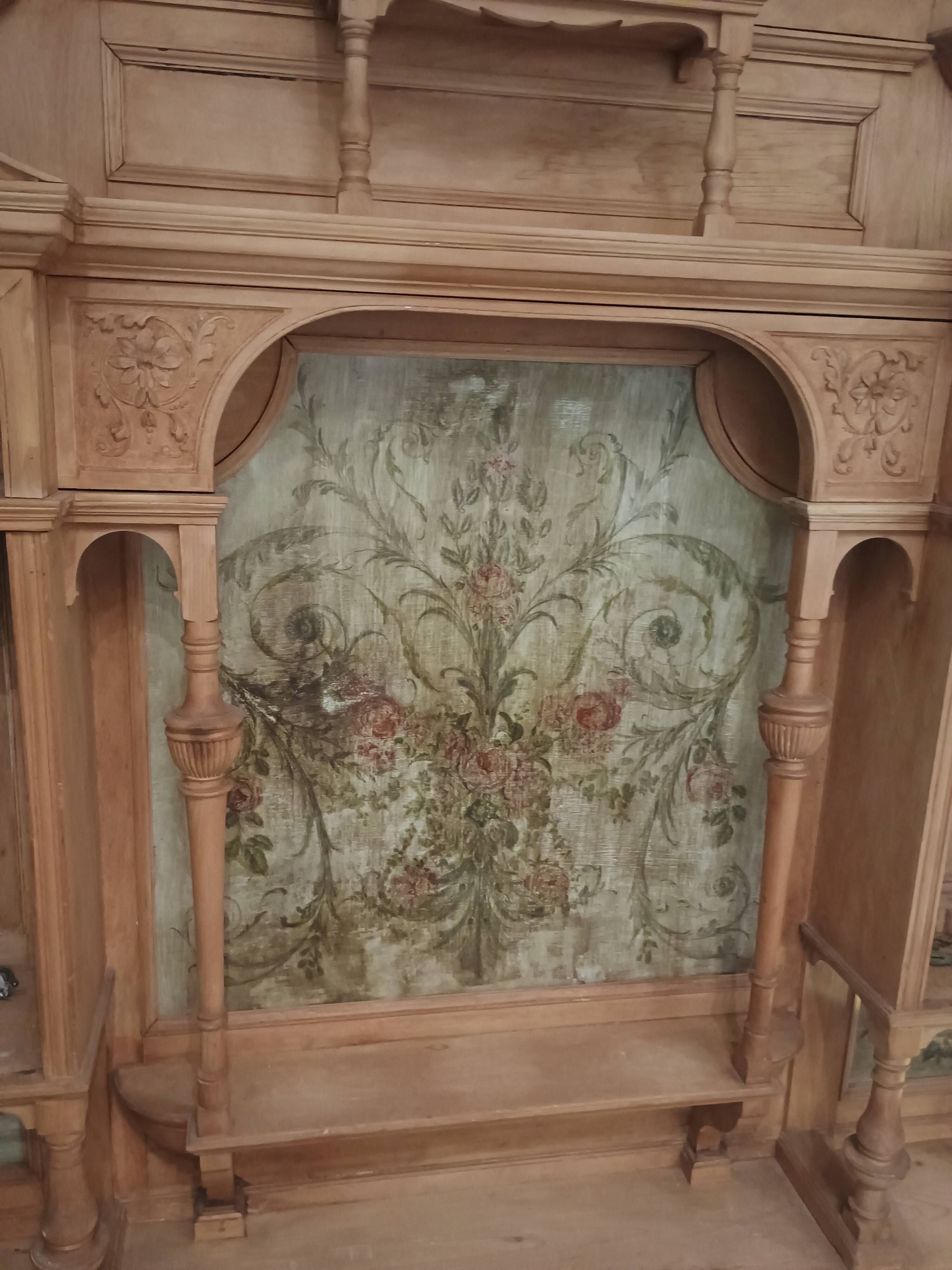 meuble haut de corps d'ornement