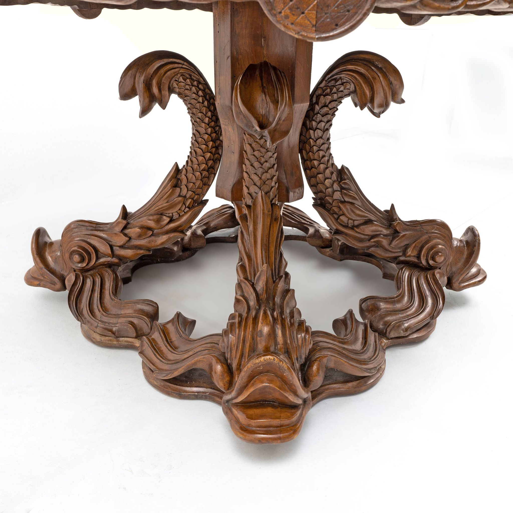 Attributed to Henry Eyles Victorian Walnut Center Table England Mid-19th