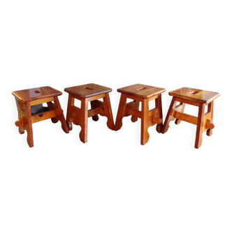Set of 4 pine mountain stools
