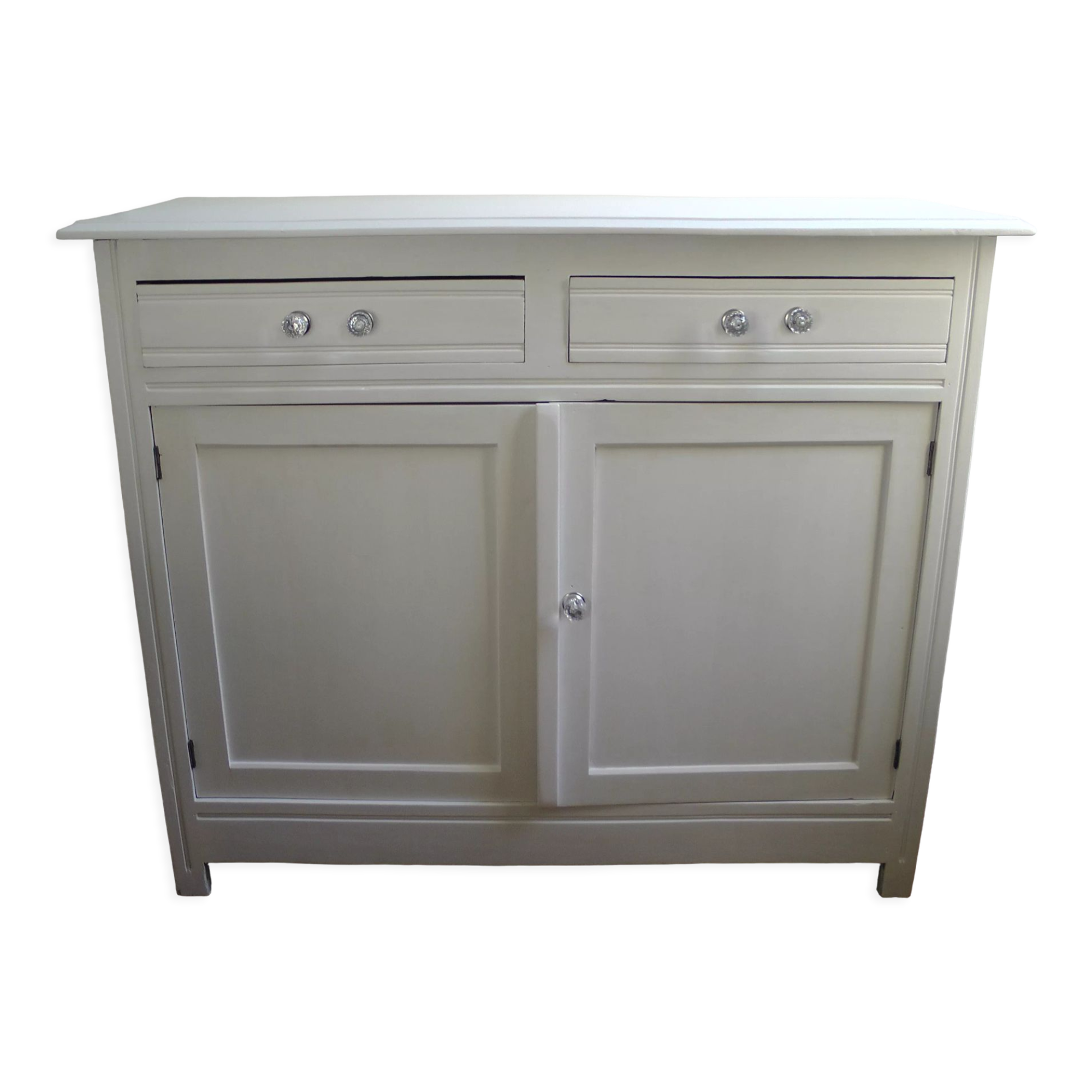 Low cabinet