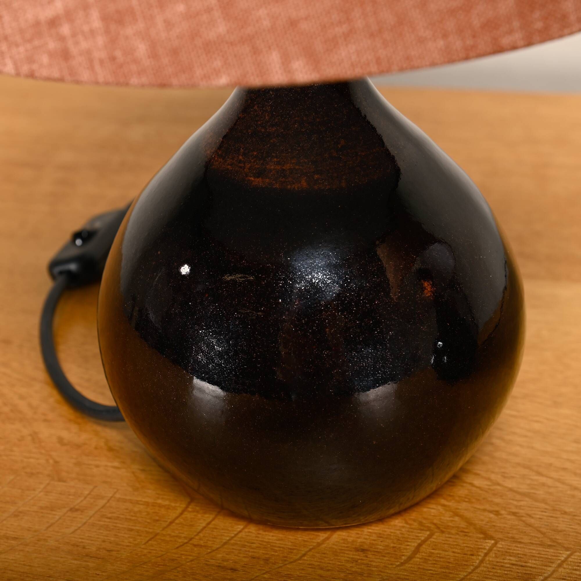 Lampes de table en céramique moderne scandinave émaillées brun foncé, Danemark années 1960.