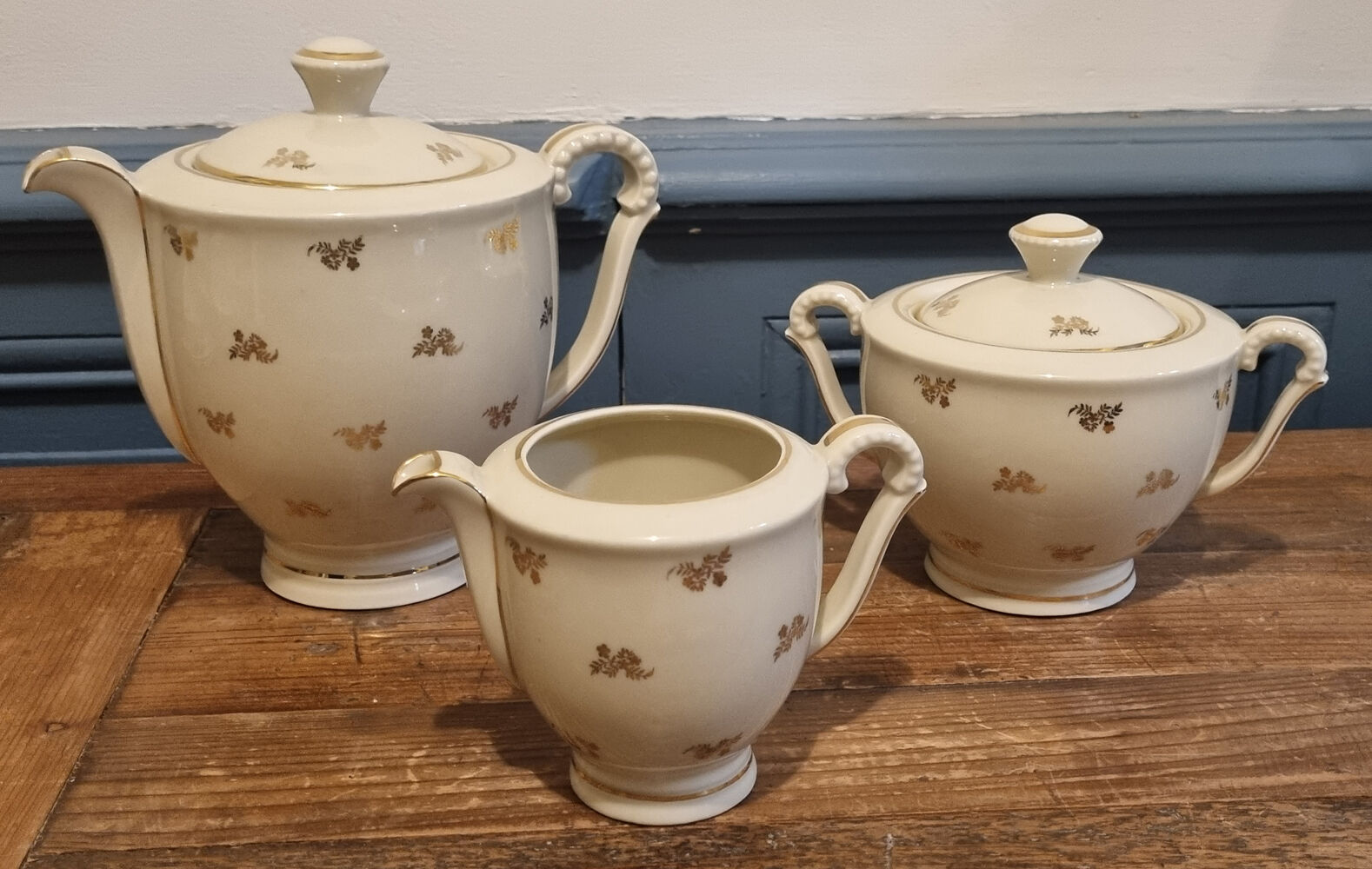 Service complet à café, moka, Alfred Lanternier, porcelaine de Limoges, vintage, pour 10 personnes.