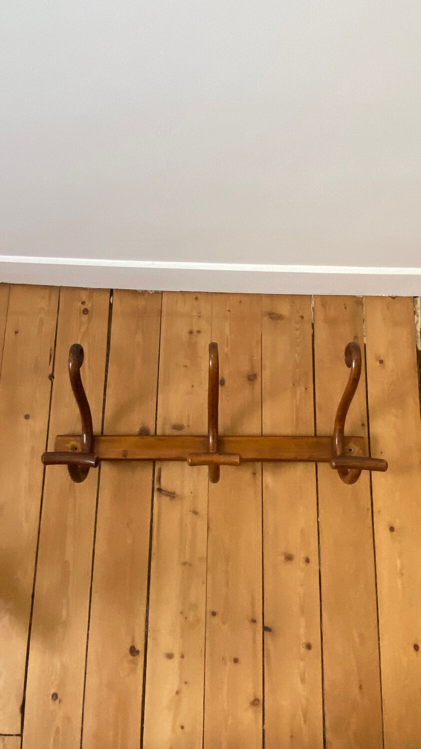 Thonet curved wood wall coat rack with 3 hooks, late 19th century