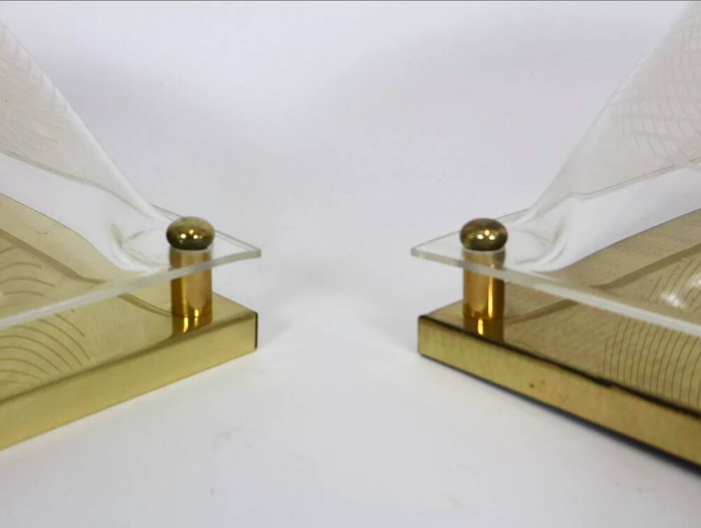 Pair of 80s sconces, white spiral decoration.