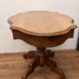 Pedestal table
