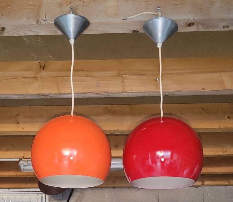 Pair of vintage Kenwell pendant lights 1970