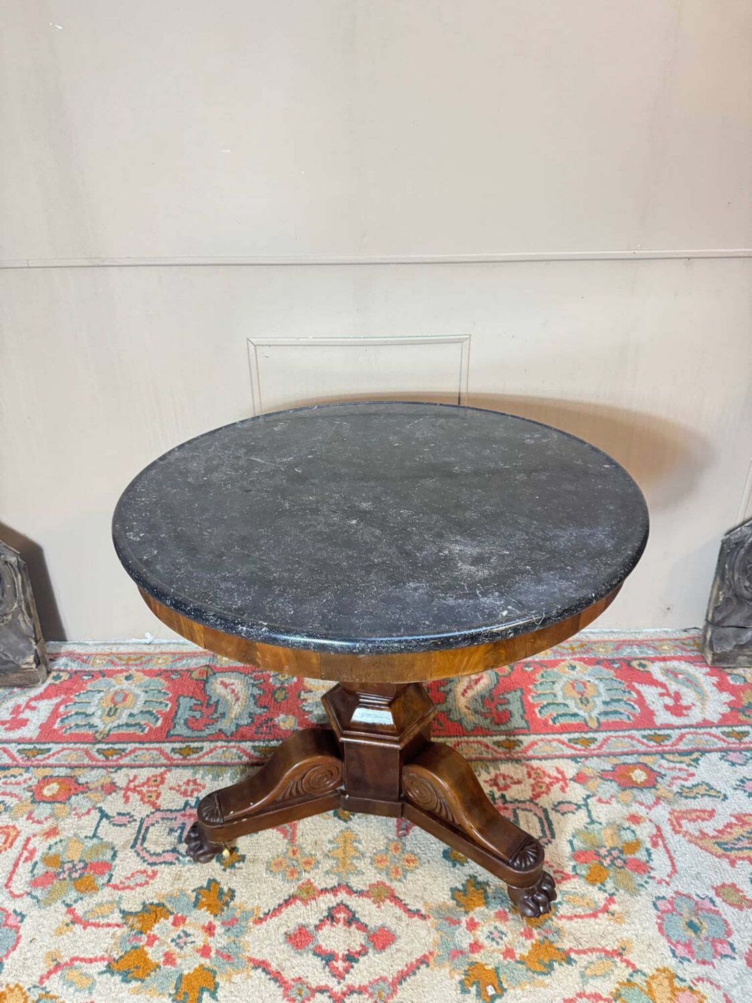 Mahogany tripod pedestal table from the 19th century Restoration period