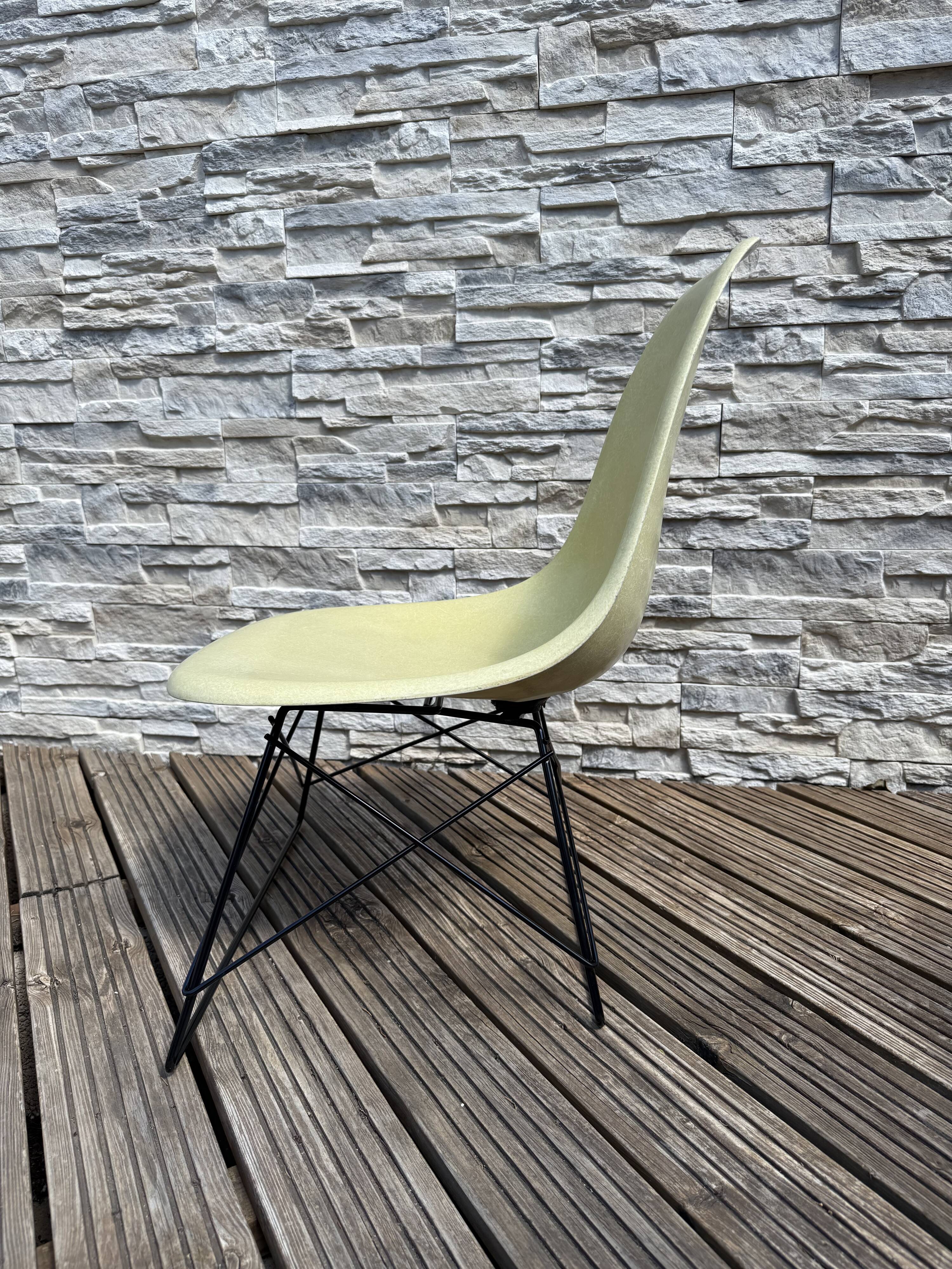 LSR EAMES HERMAN MILLER