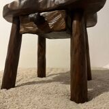 Table de chevet en bois brutaliste ou meuble d’appoint
