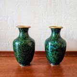Paire de vases cloisonnés émaillés