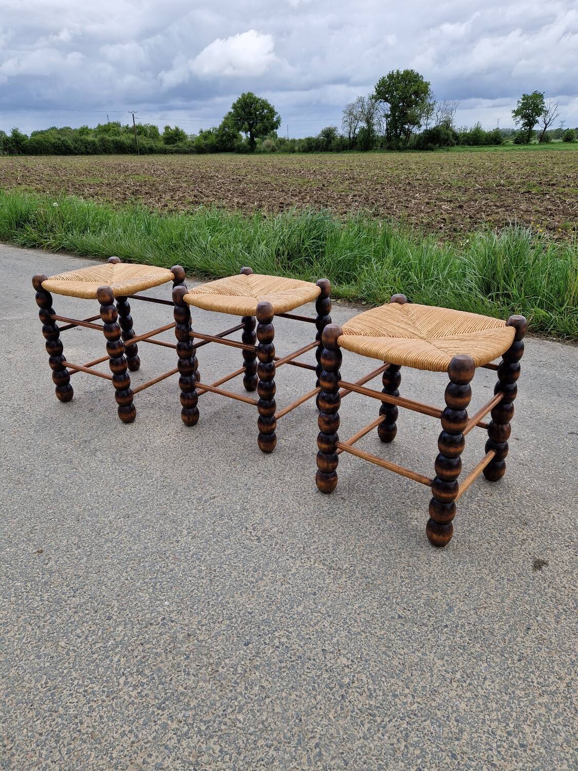Set of 3 country straw stools