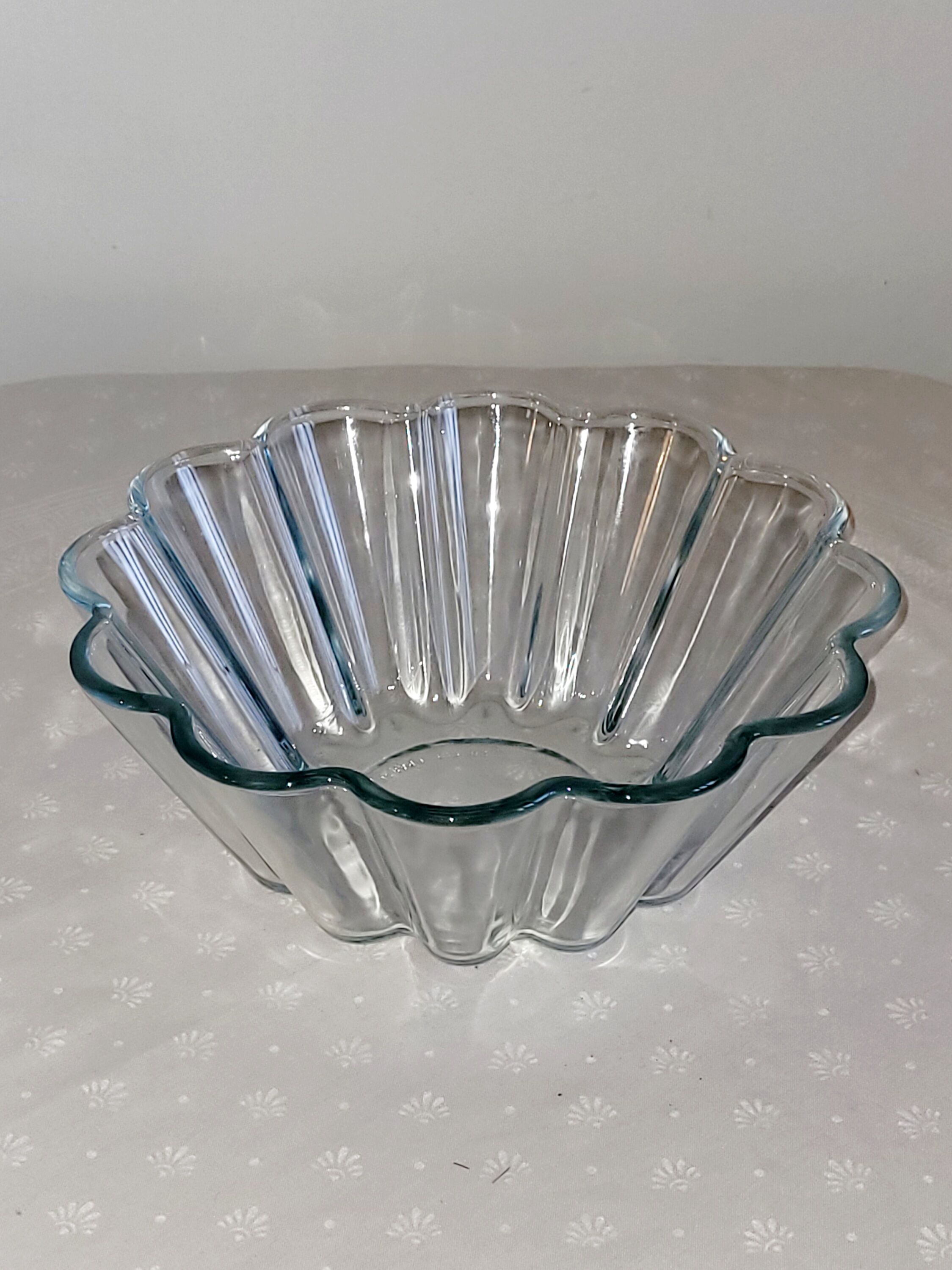 Charlotte mold pyrex - vintage