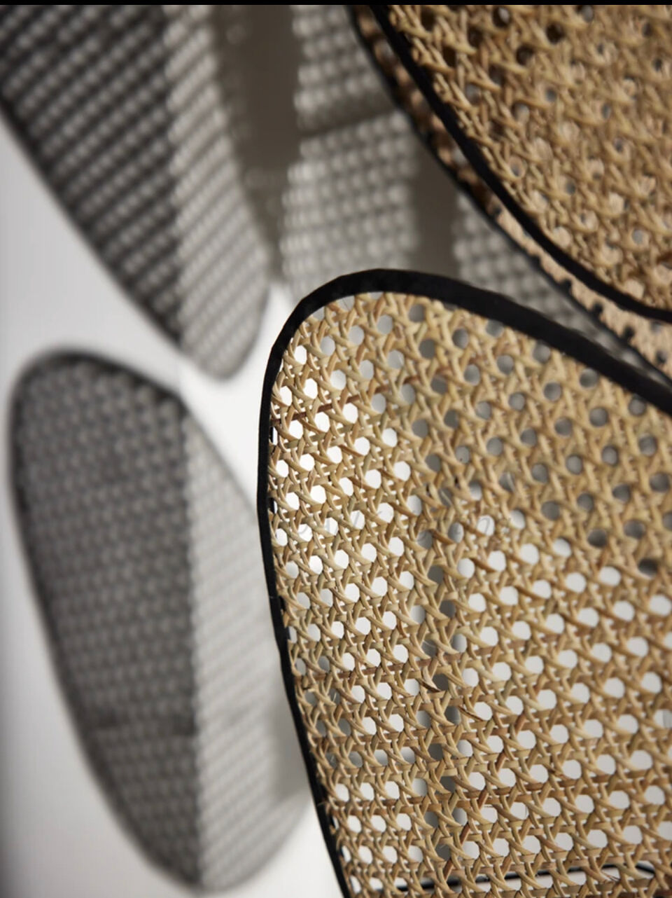 3-light floor lamp in natural cane and black metal 179x50 cm