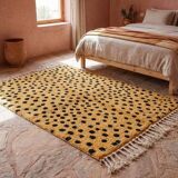 Beni Ourain Berber rug made of natural wool, handmade, 150/250 cm.