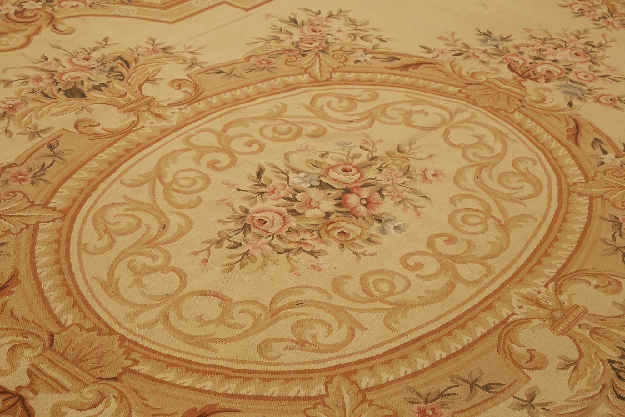 Handmade European Vintage Aubusson Kilim 300 cm x 428 cm