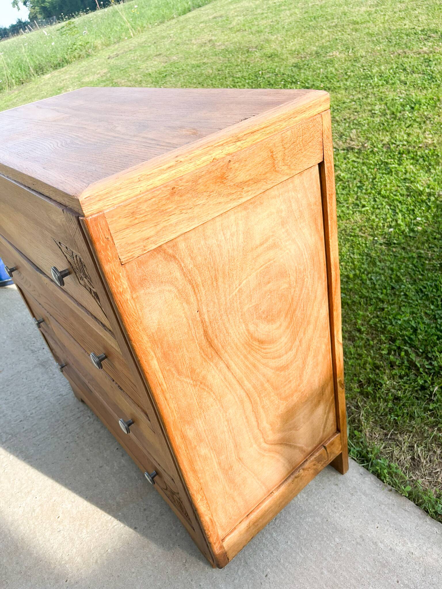 1930s Art Deco chest of drawers with 4 drawers