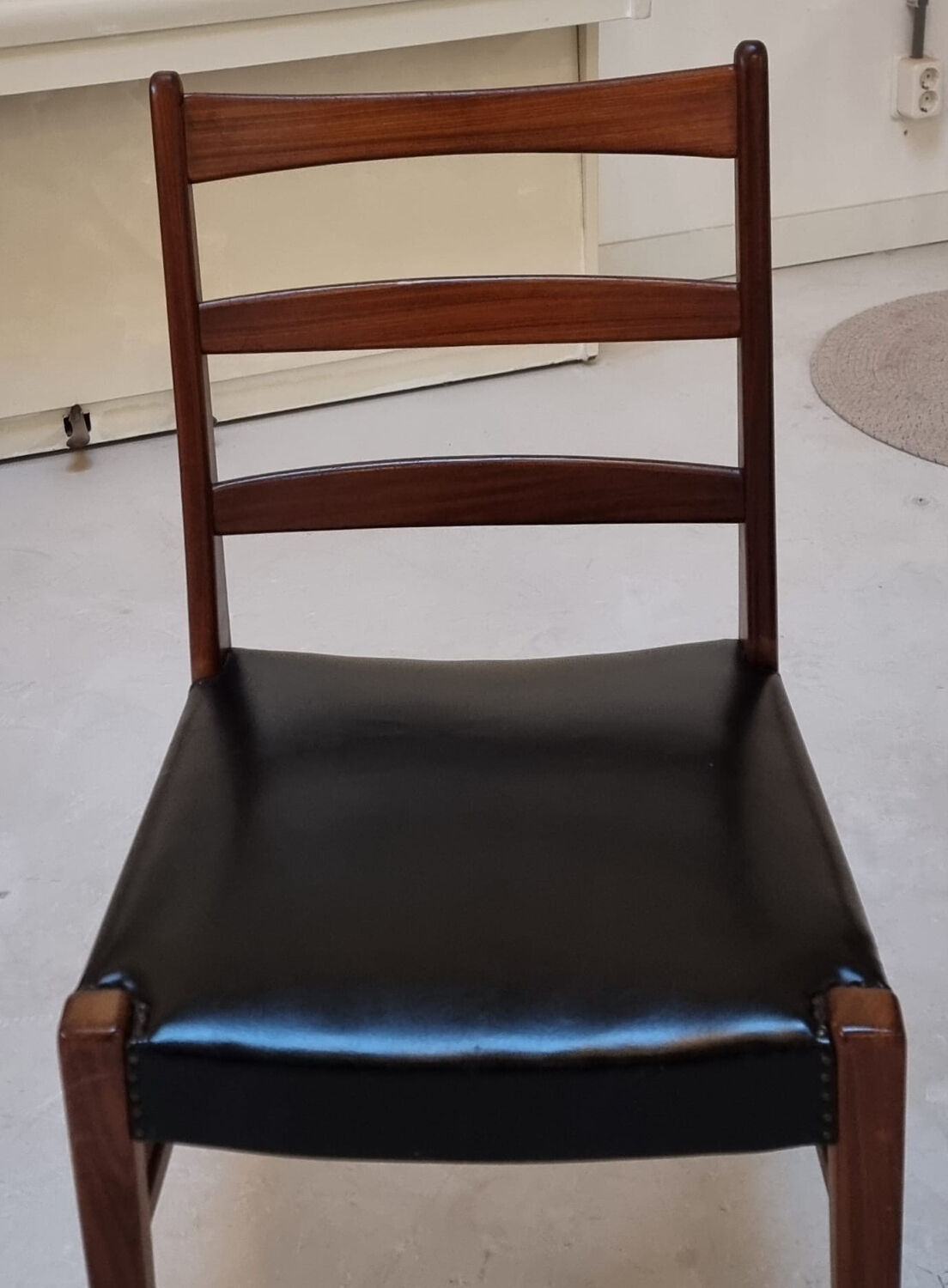 Chaises du milieu du siècle