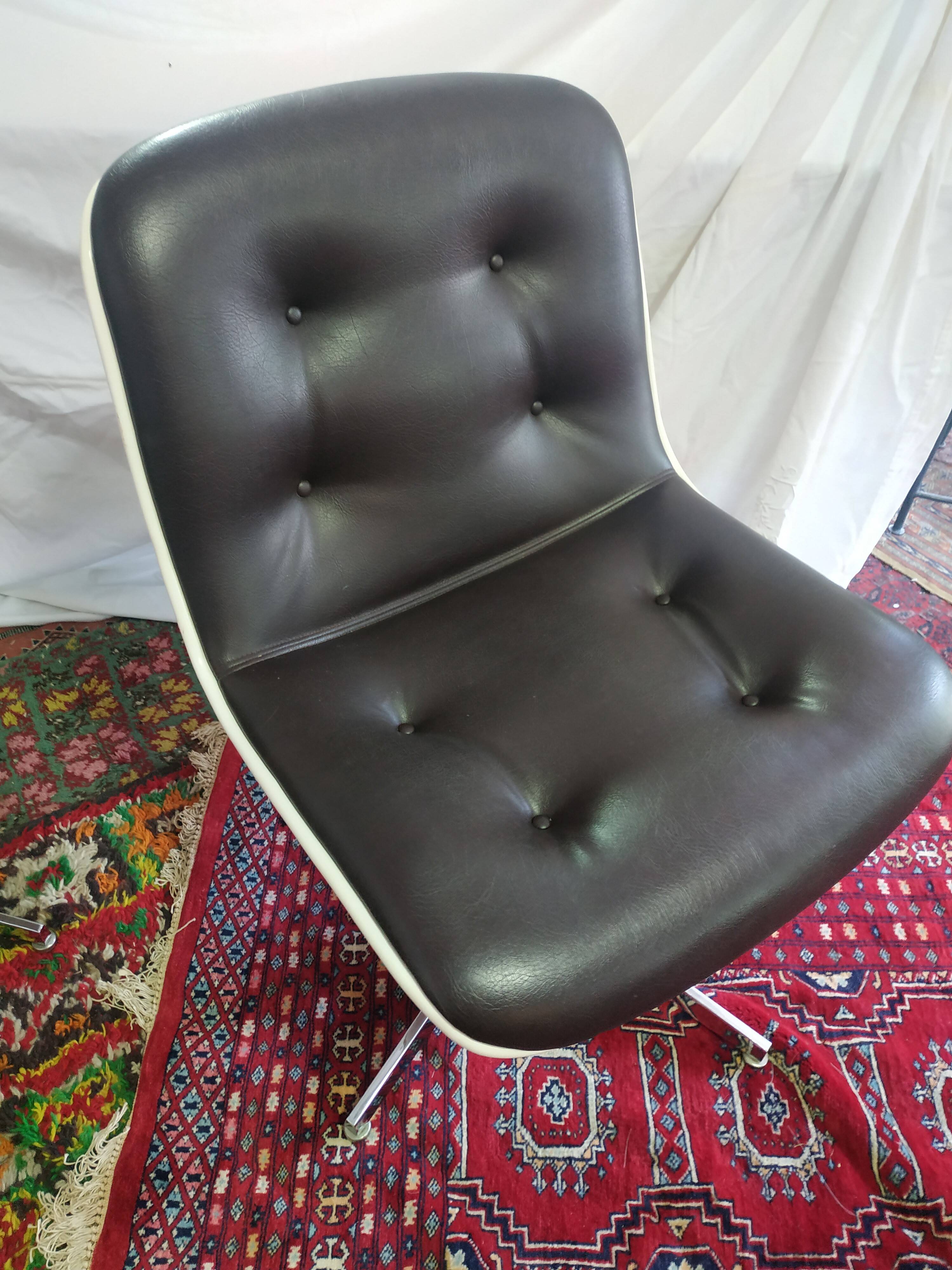 Steelcase Strafor ARMCHAIRS