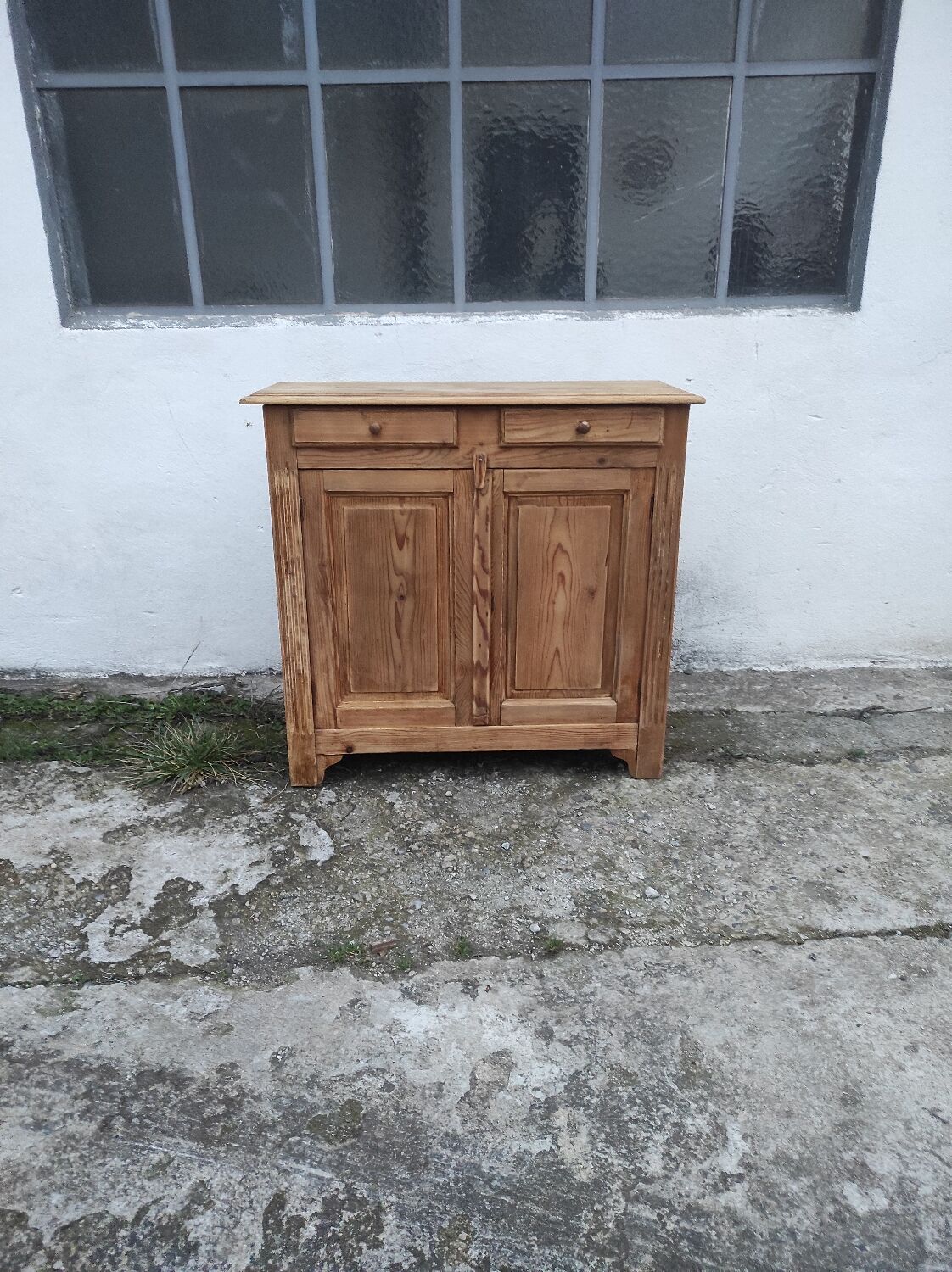 Buffet parisien en sapin brut vintage