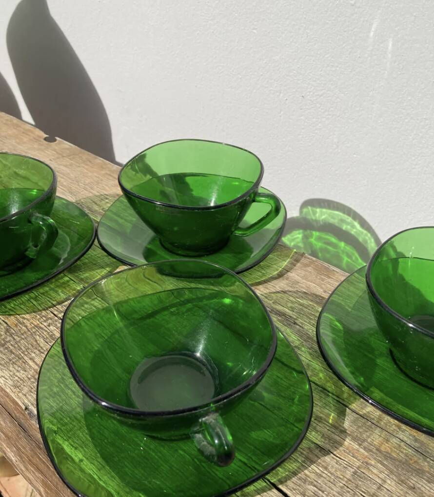 4 tasses en verre vert Vereco 1960
