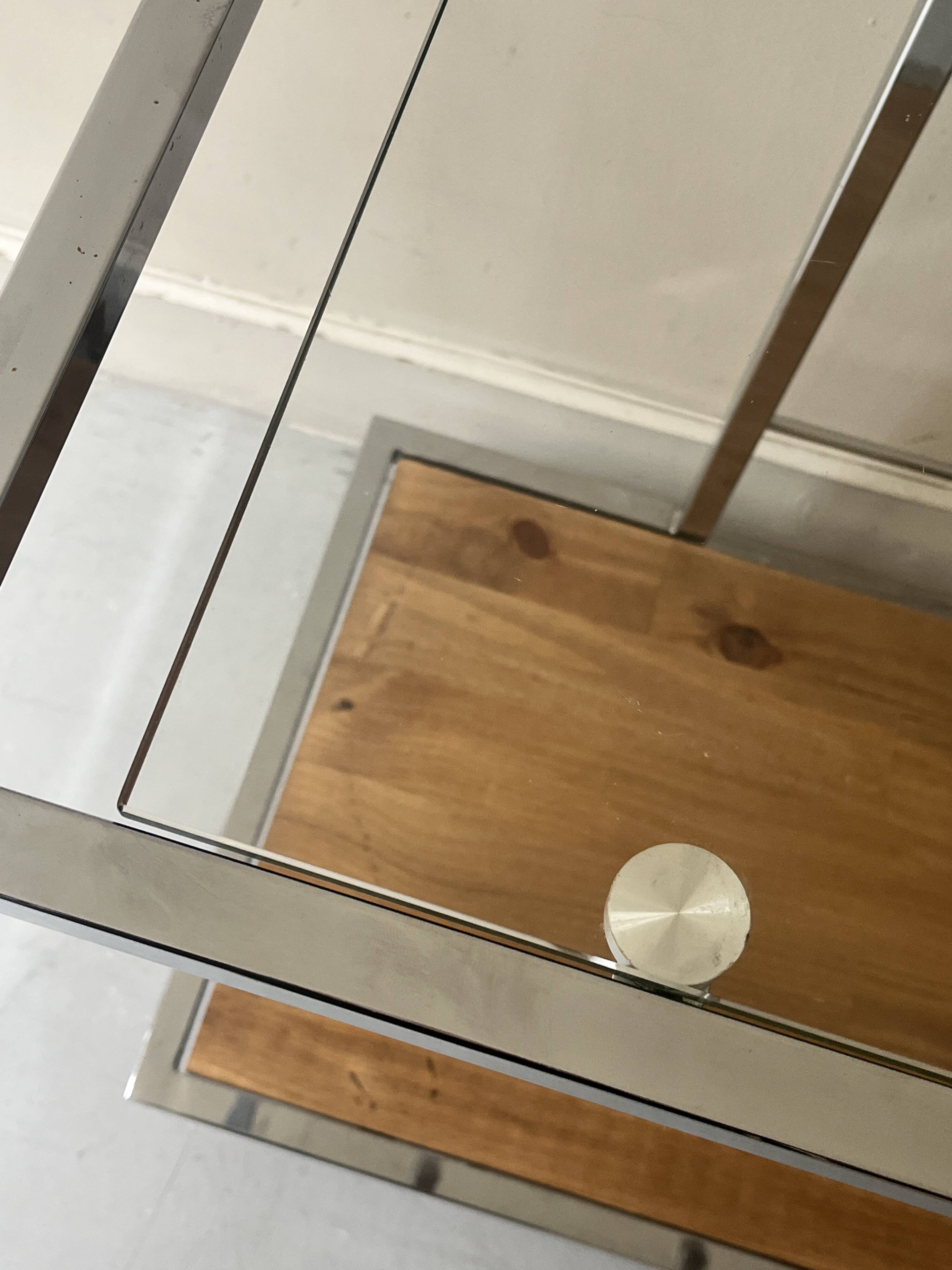 Vintage bar trolley in chrome steel and glass by Howard Miller circa 1970