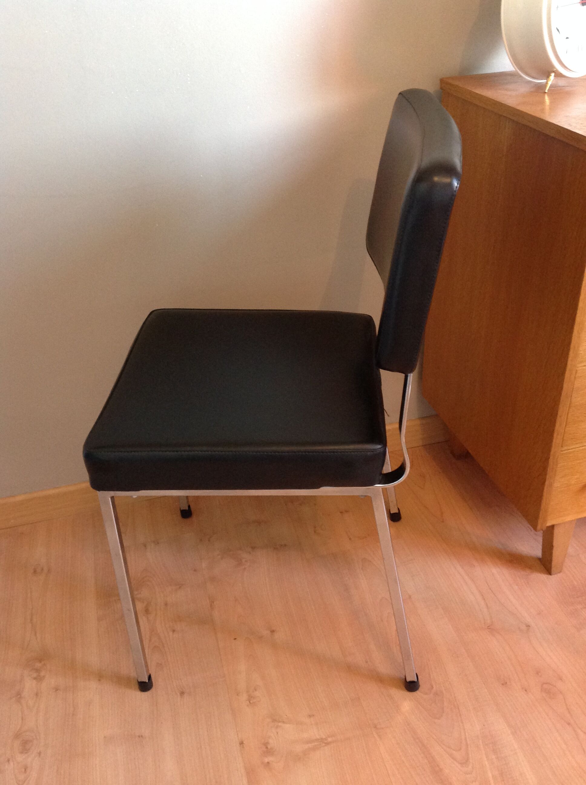 Chair in faux black leather and chrome metal / vintage 60-70s