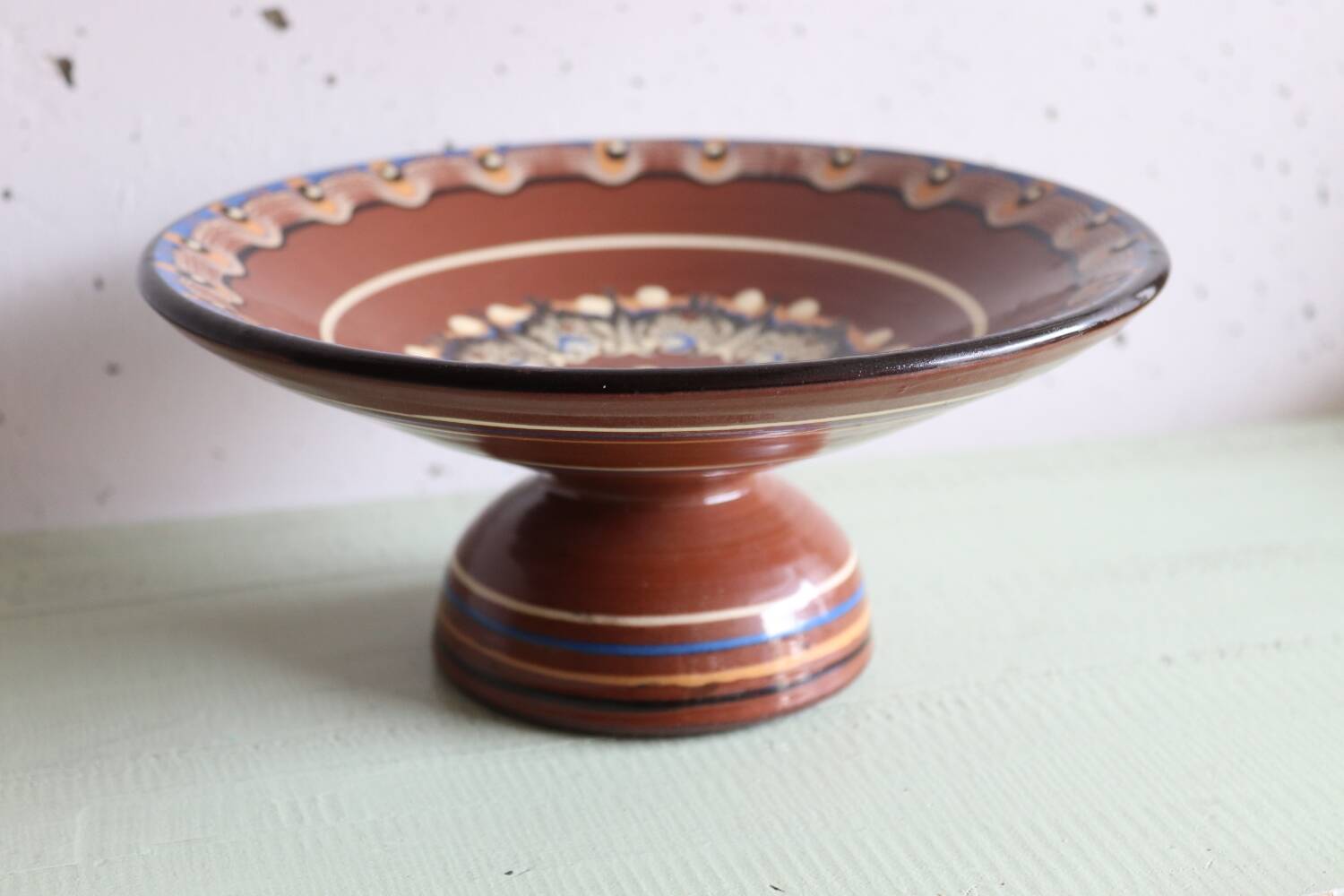 Small vintage Romanian ceramic display