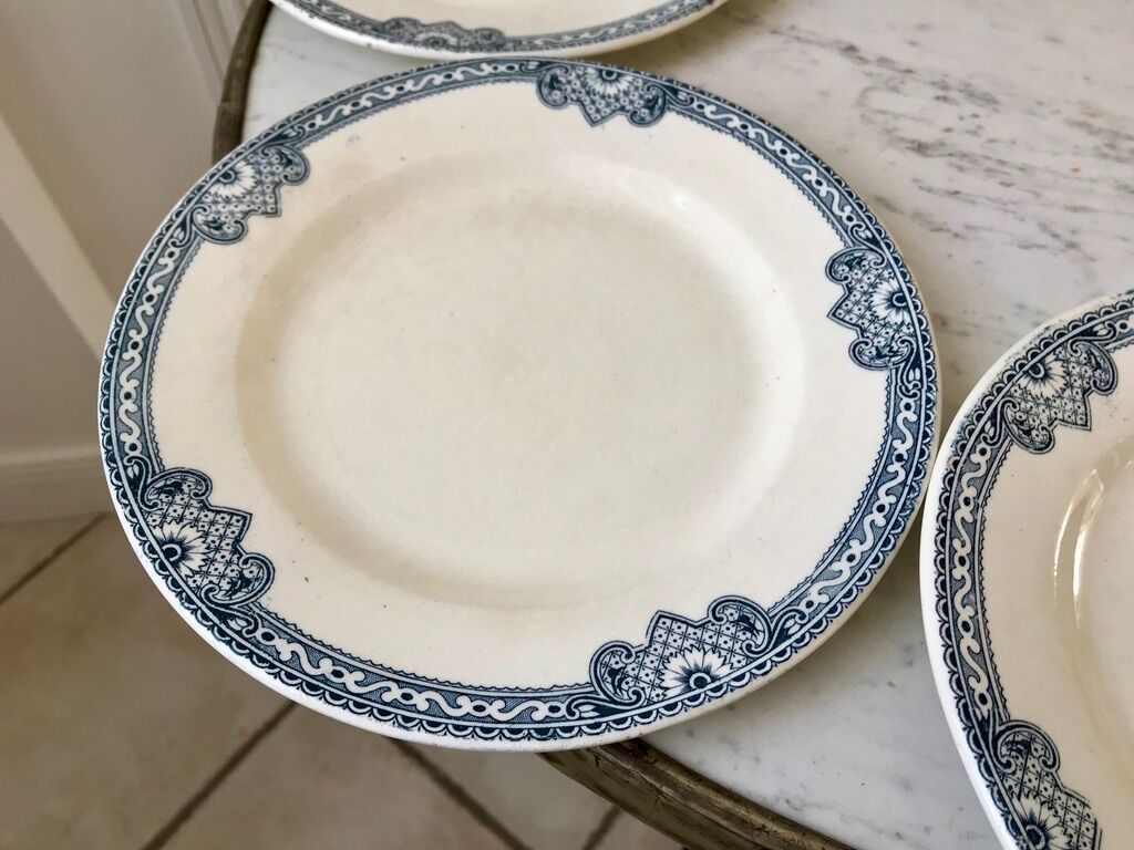 set of 8 dessert plates Terre de Fer Salins model Jumièges late nineteenth