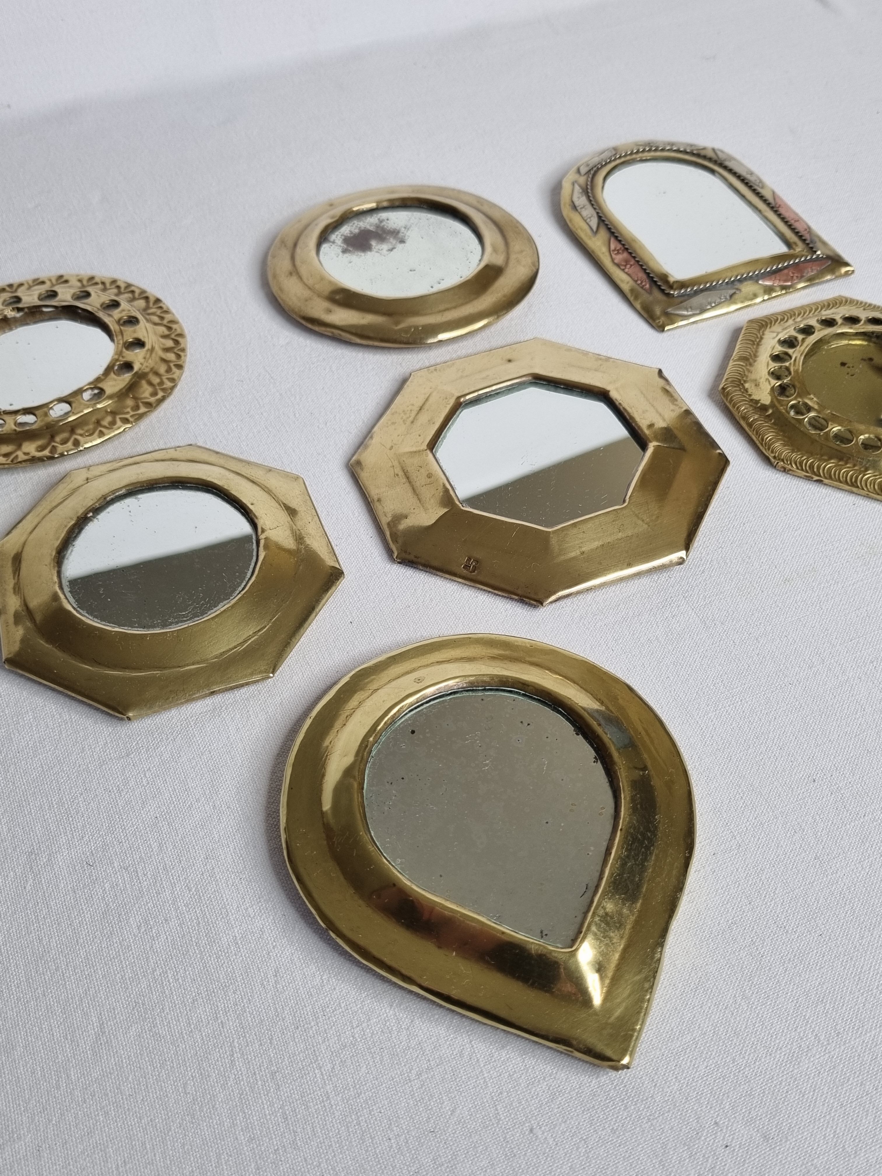 Set of 7 Moroccan mirrors in vintage brass 12 cm