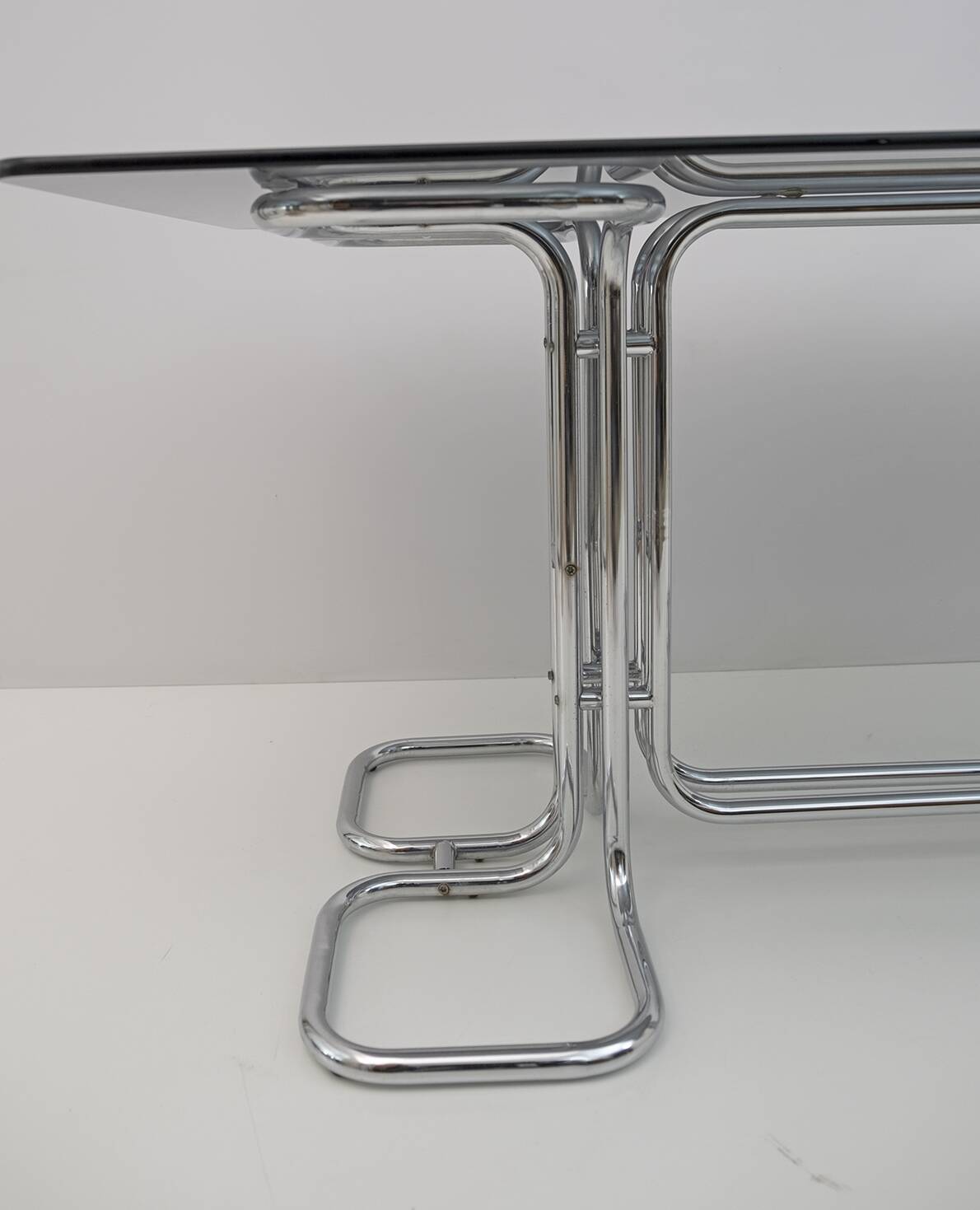 Giotto Stoppino Mid-Century Modern Italian Glass Smoked Top Dining Table,70
