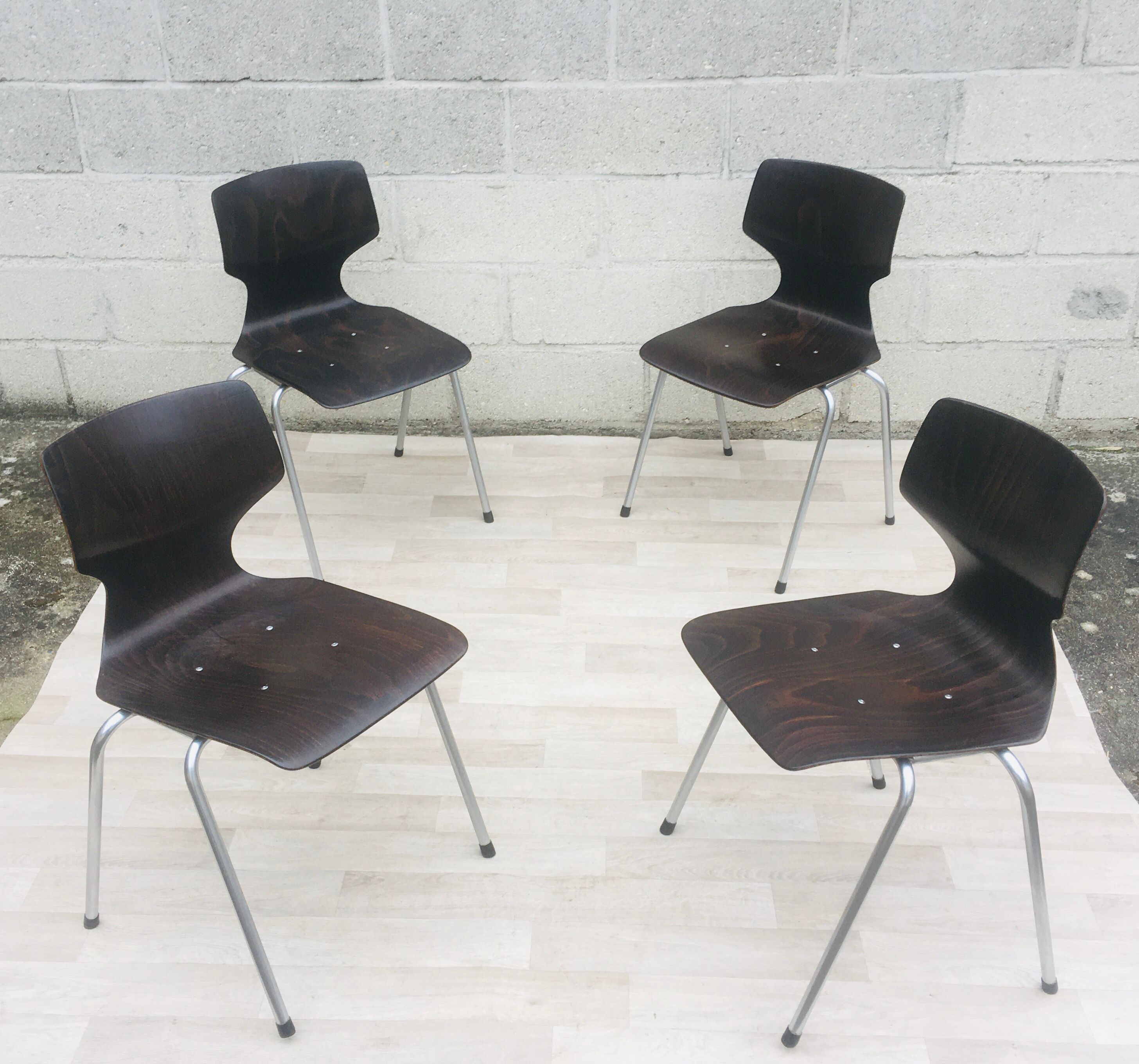 Set of 4 vintage chairs and Flottoto design