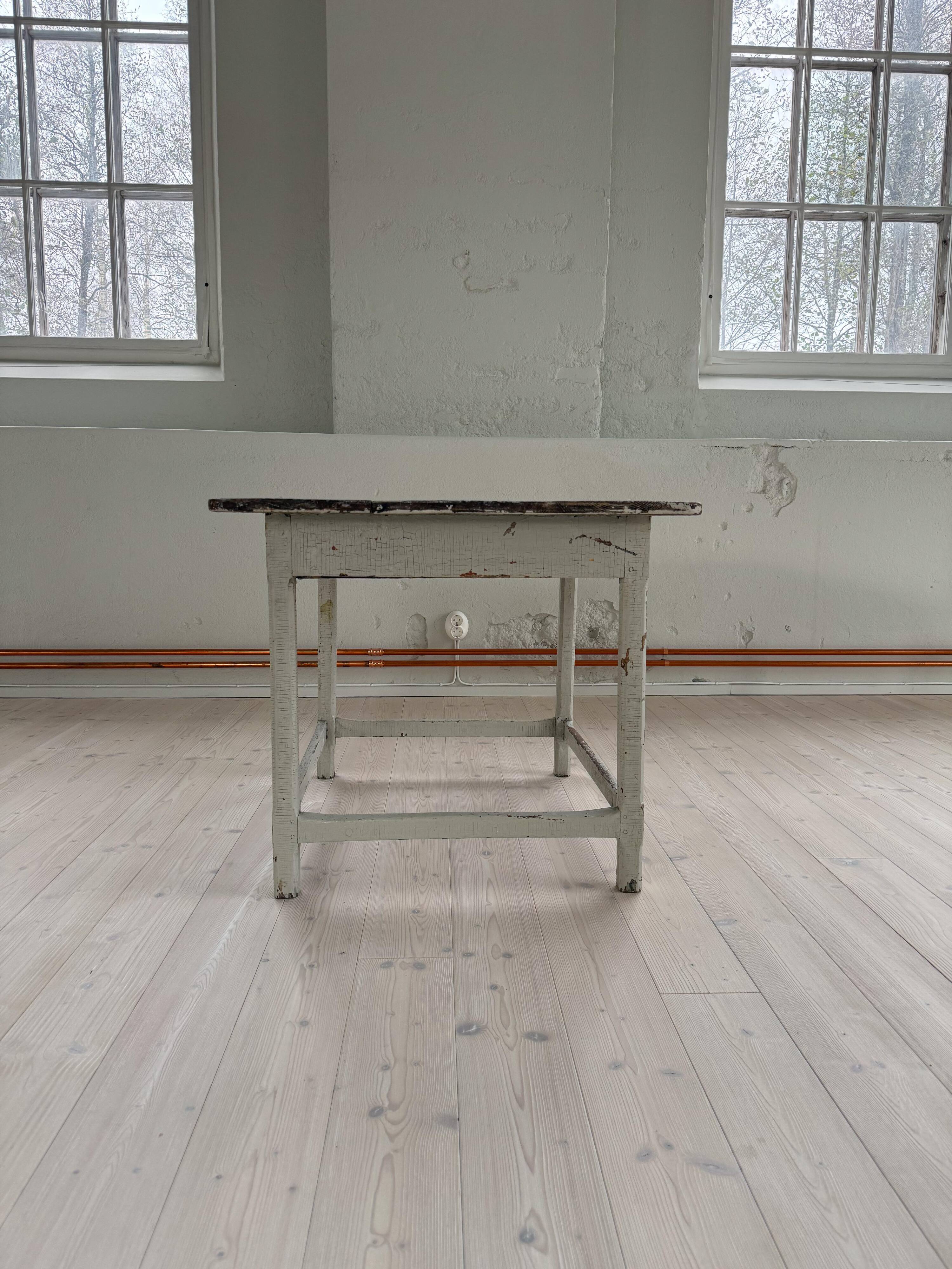 19th-century primitive Swedish side table in folk art.