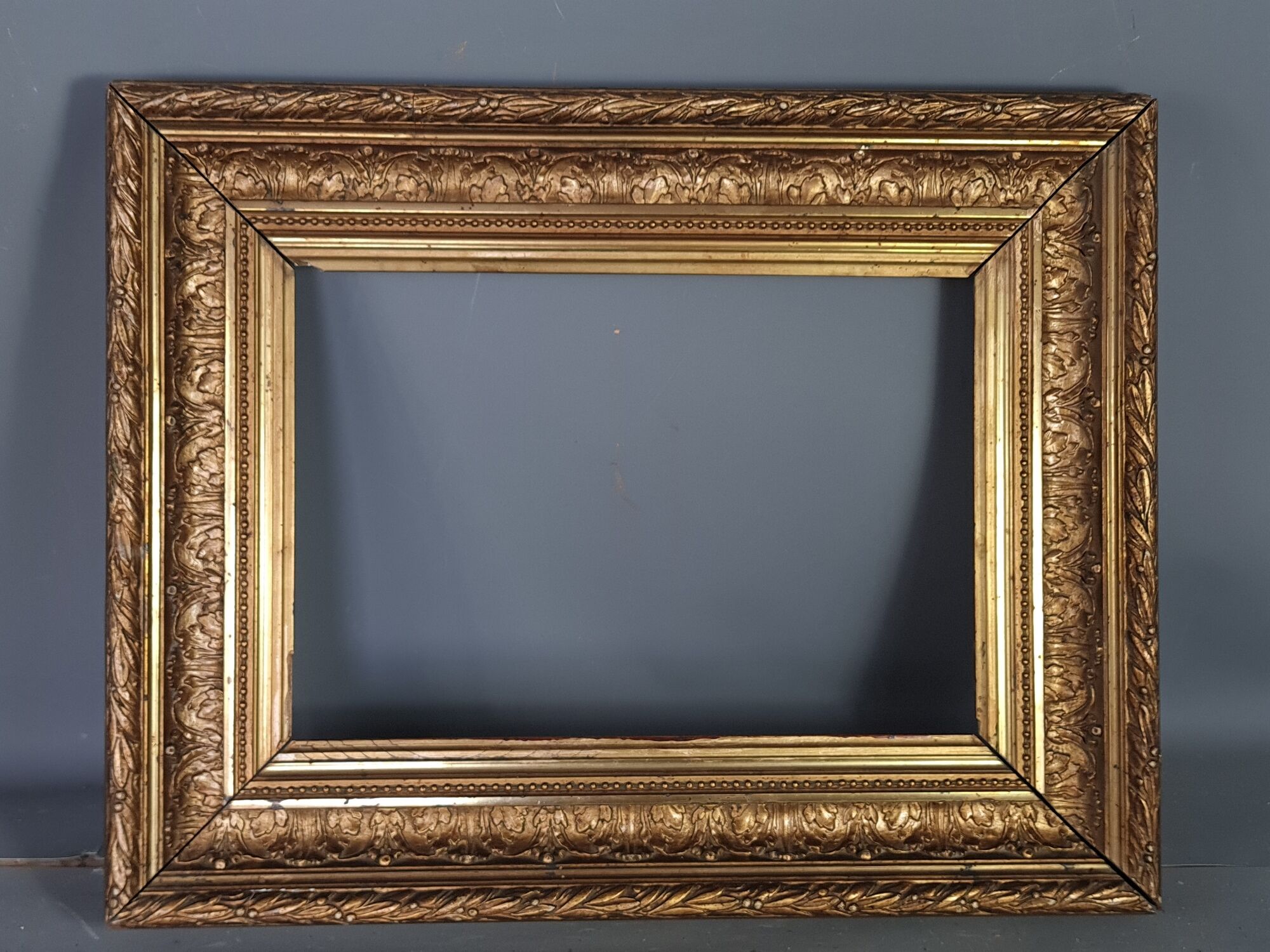 Nineteenth century frame gilded stucco wood 51.5x40 foliage 36.7x25.5 cm SB