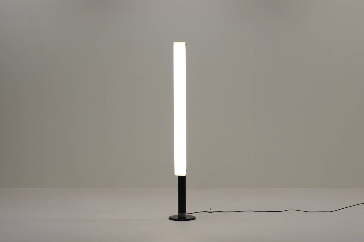 ST84 floor lamp by Johan Niegeman for Artiforte, 1950s The Netherlands.