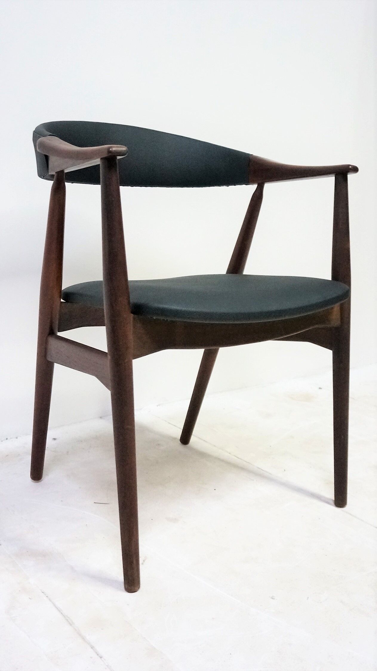 Chair teak th. Harlev