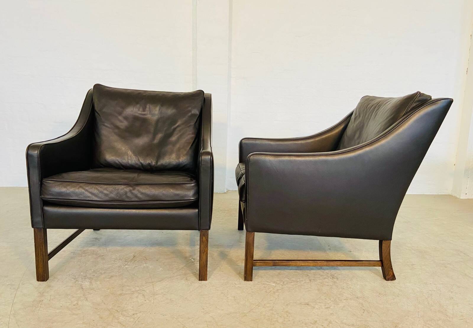 Fauteuils en cuir et palissandre de Fredrik Kayser des années 50 – cuir marron
