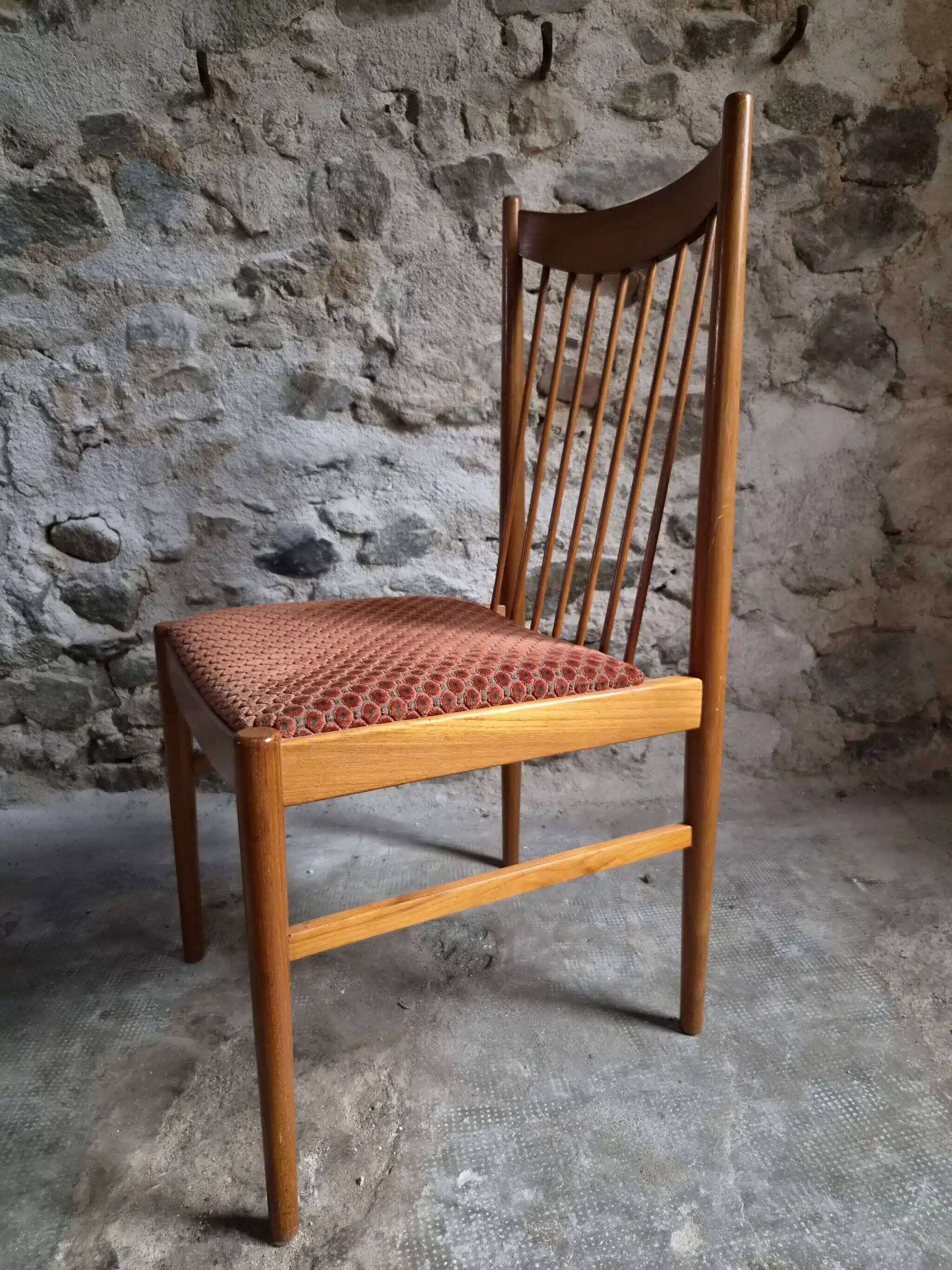 Set of 6 Danish teak dining chairs model 422, attributed to Arne Vodder for Sibast, 1960s.