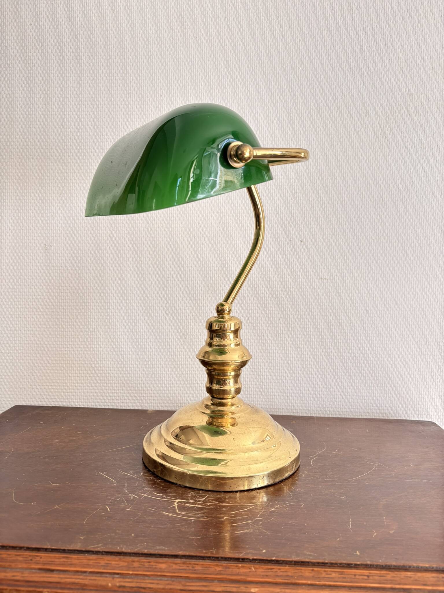 Ancien Lampe Notaire Banquier Bureau Opaline Vert Laiton Doré