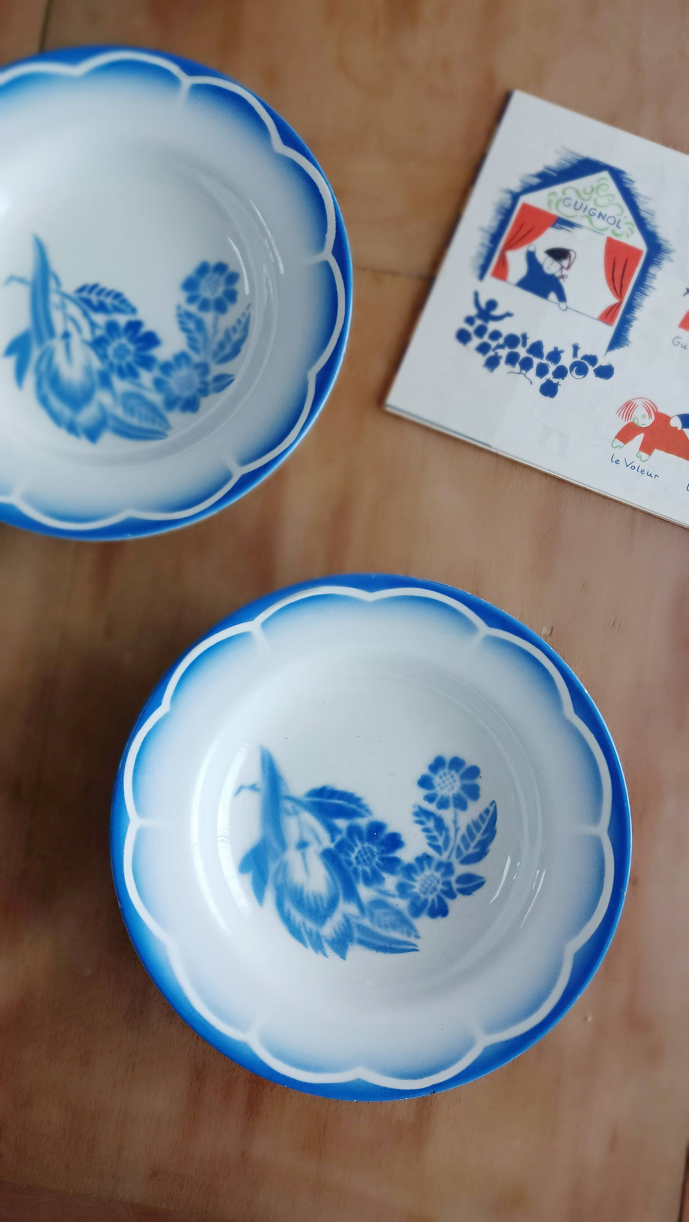 Set of 2 Sarreguemines soup plates, André