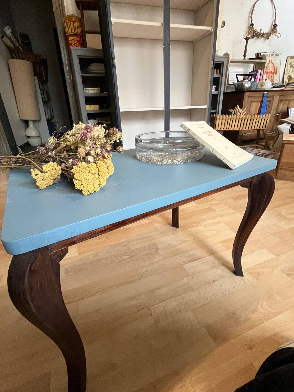 Art Deco coffee table in raw wood and blue zinc