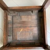 Table serves a pedestal