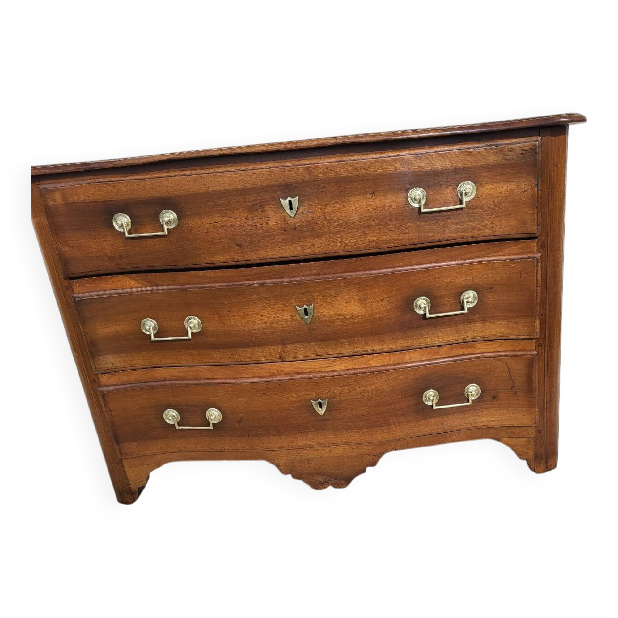 Walnut chest of drawers