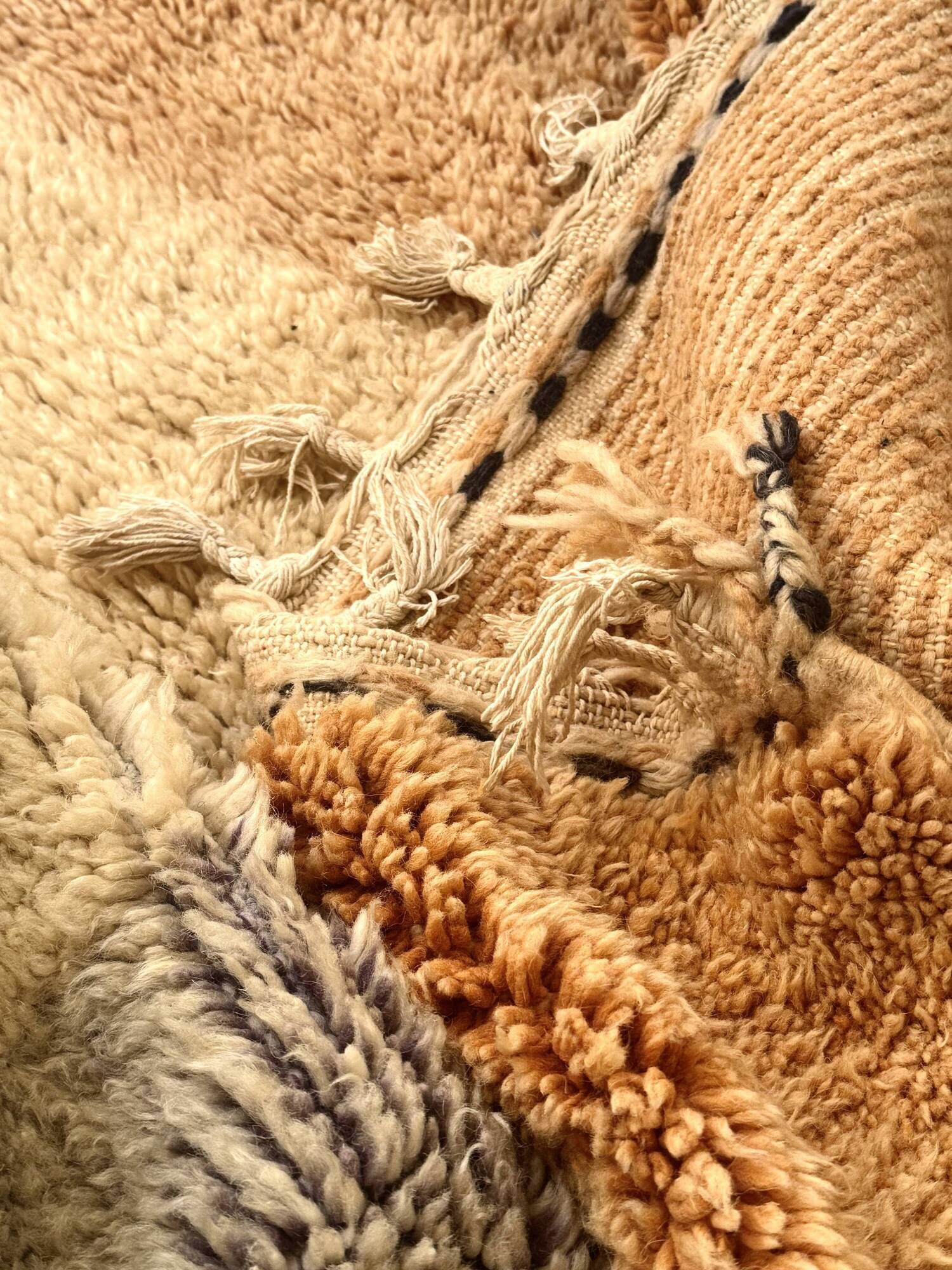 Thick vintage Berber rug, 100% handwoven sheep wool.